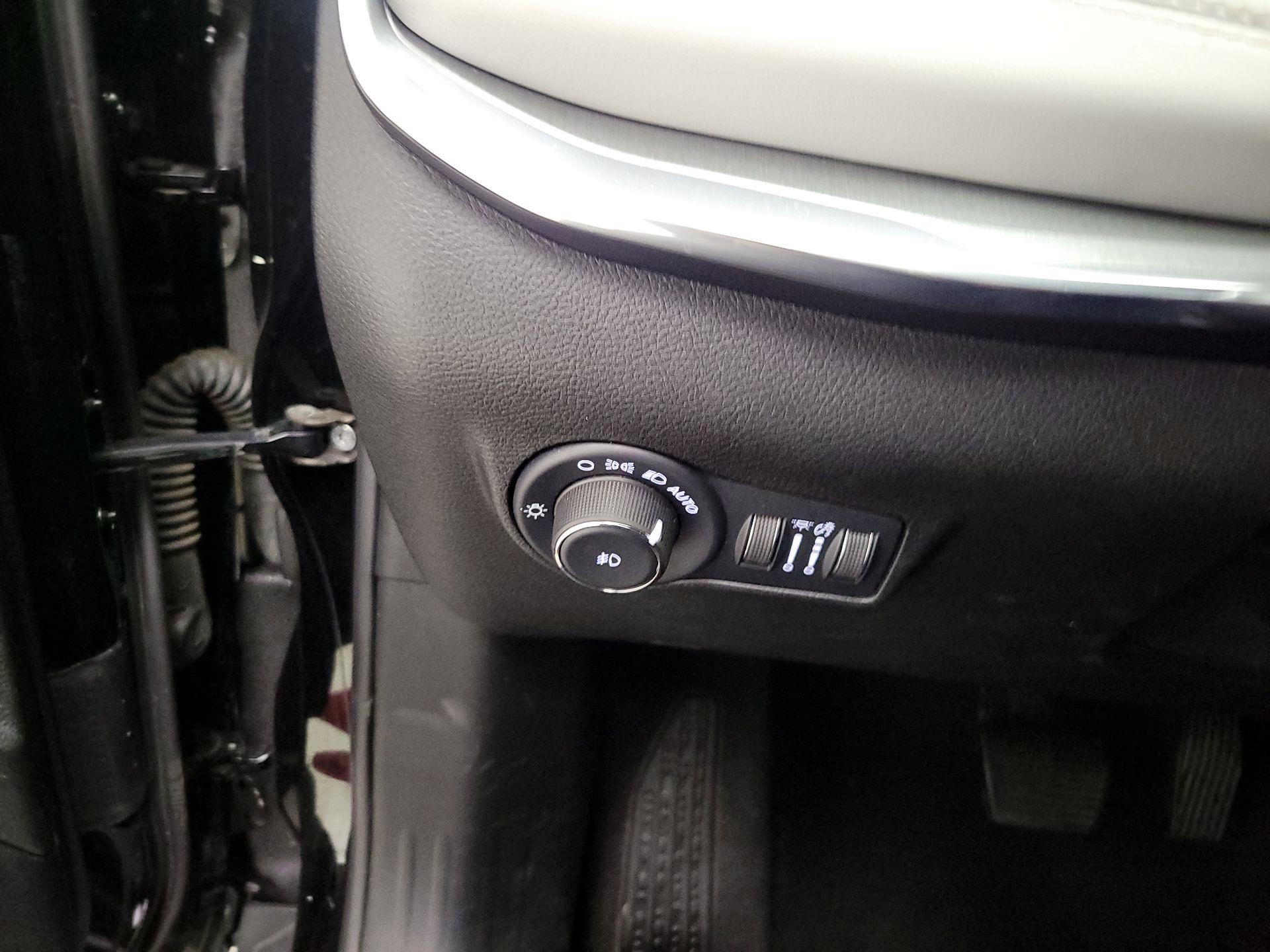 Thumbnail: 2022 Jeep Compass - 13