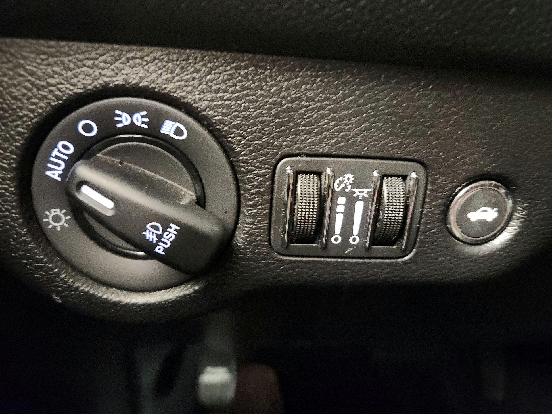 Thumbnail: 2019 Dodge Challenger - 13