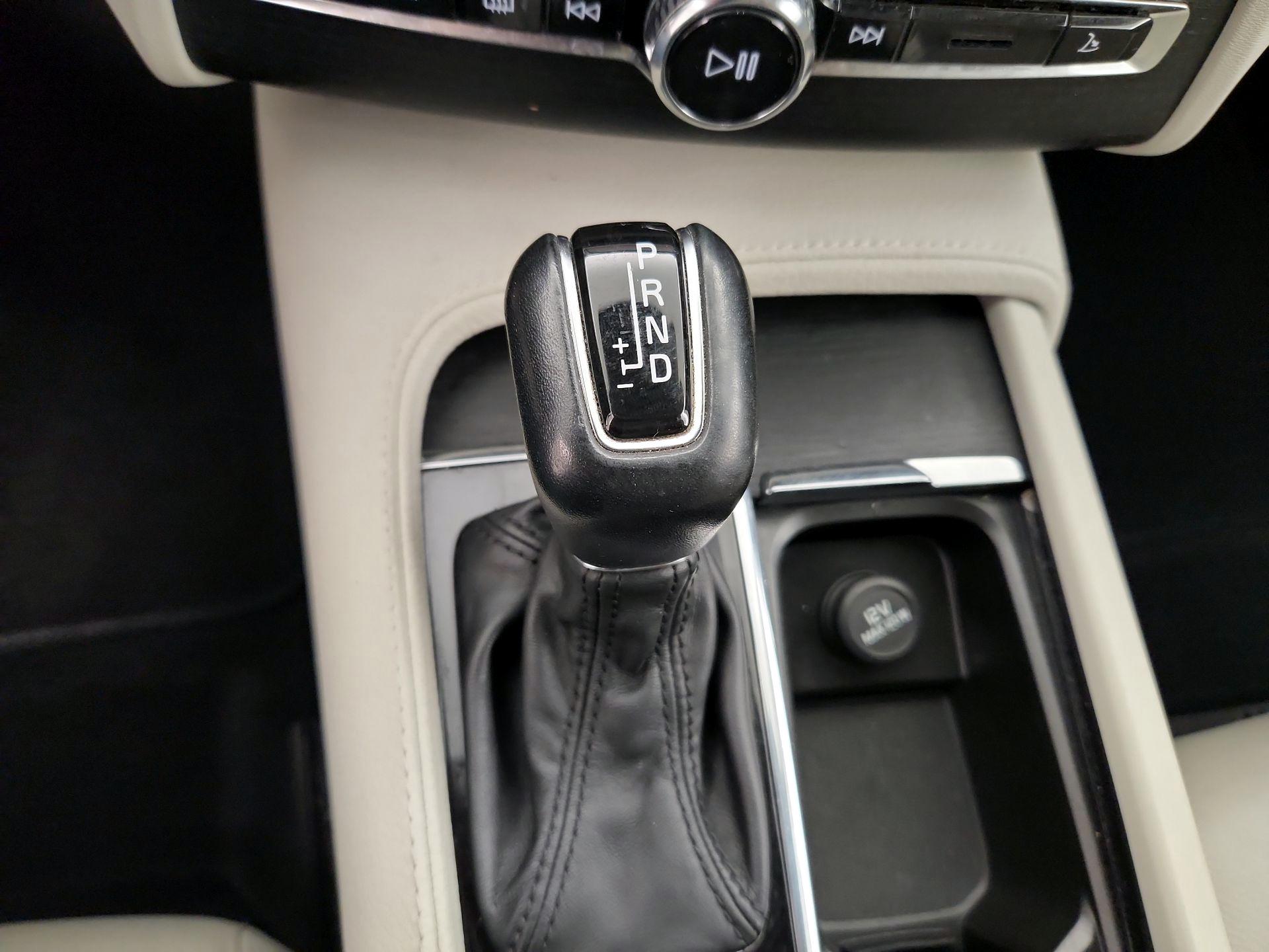Thumbnail: 2020 Volvo XC90 - 17