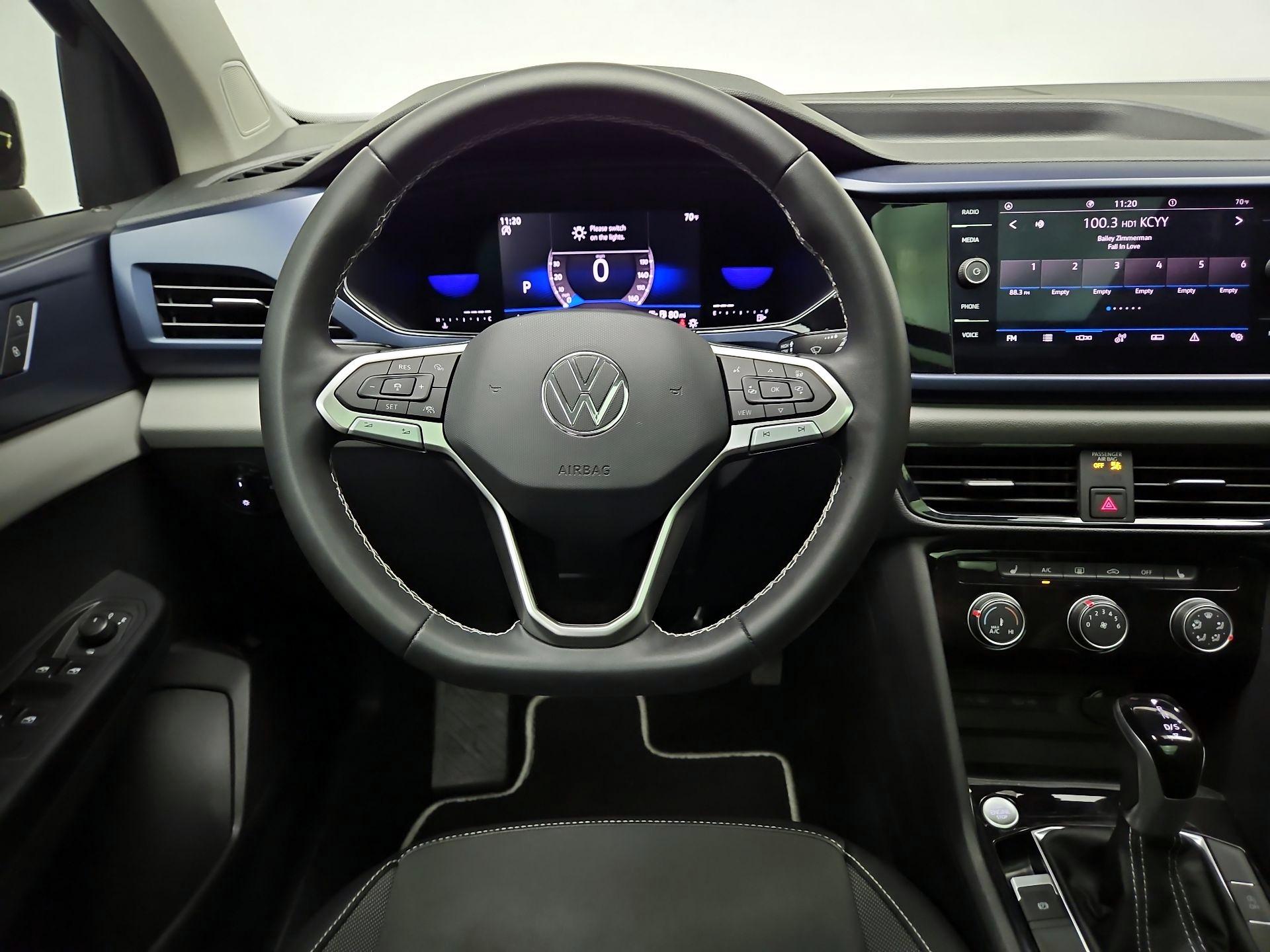 Thumbnail: 2023 Volkswagen Taos - 10