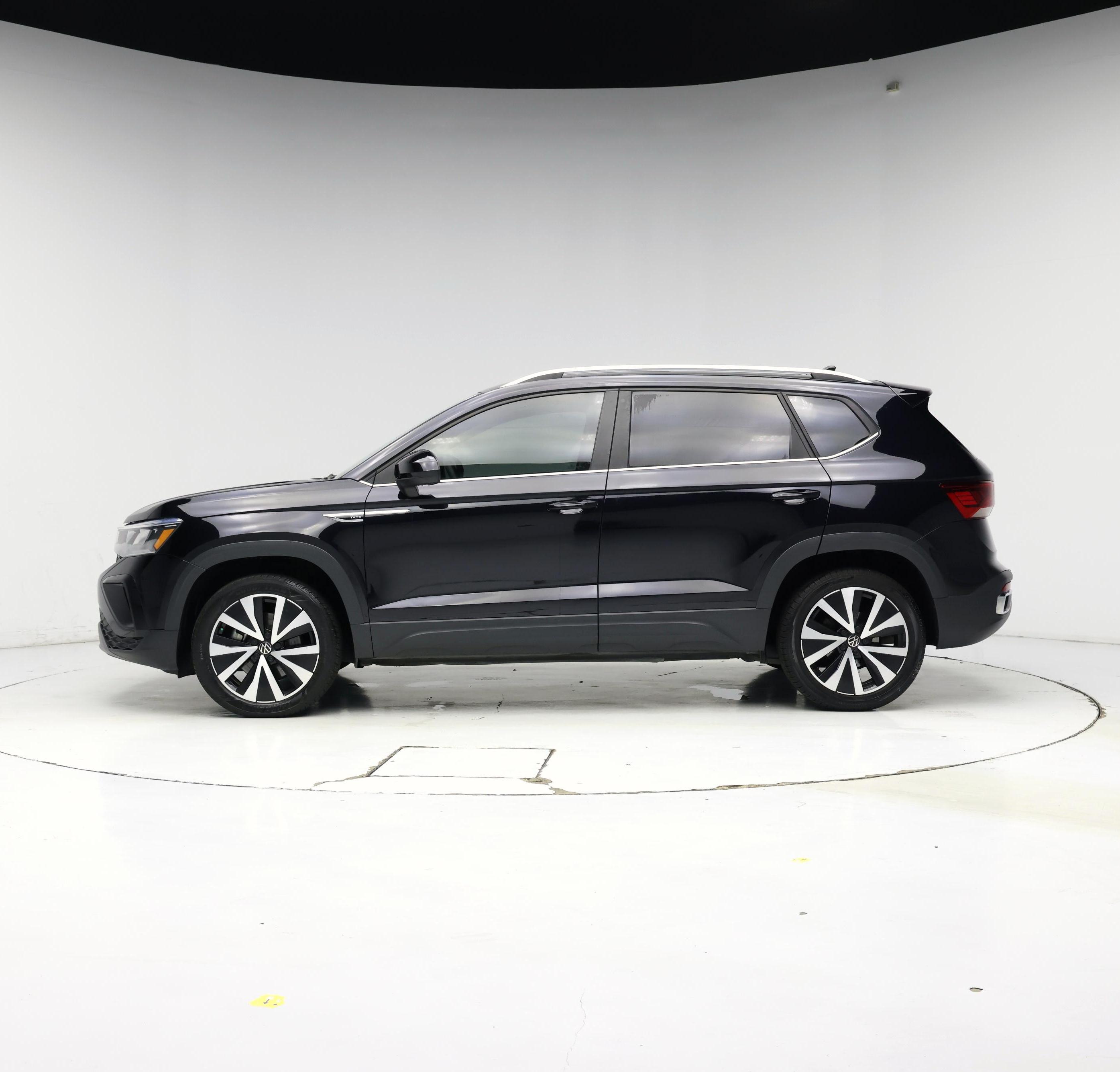 Thumbnail: 2023 Volkswagen Taos - 3