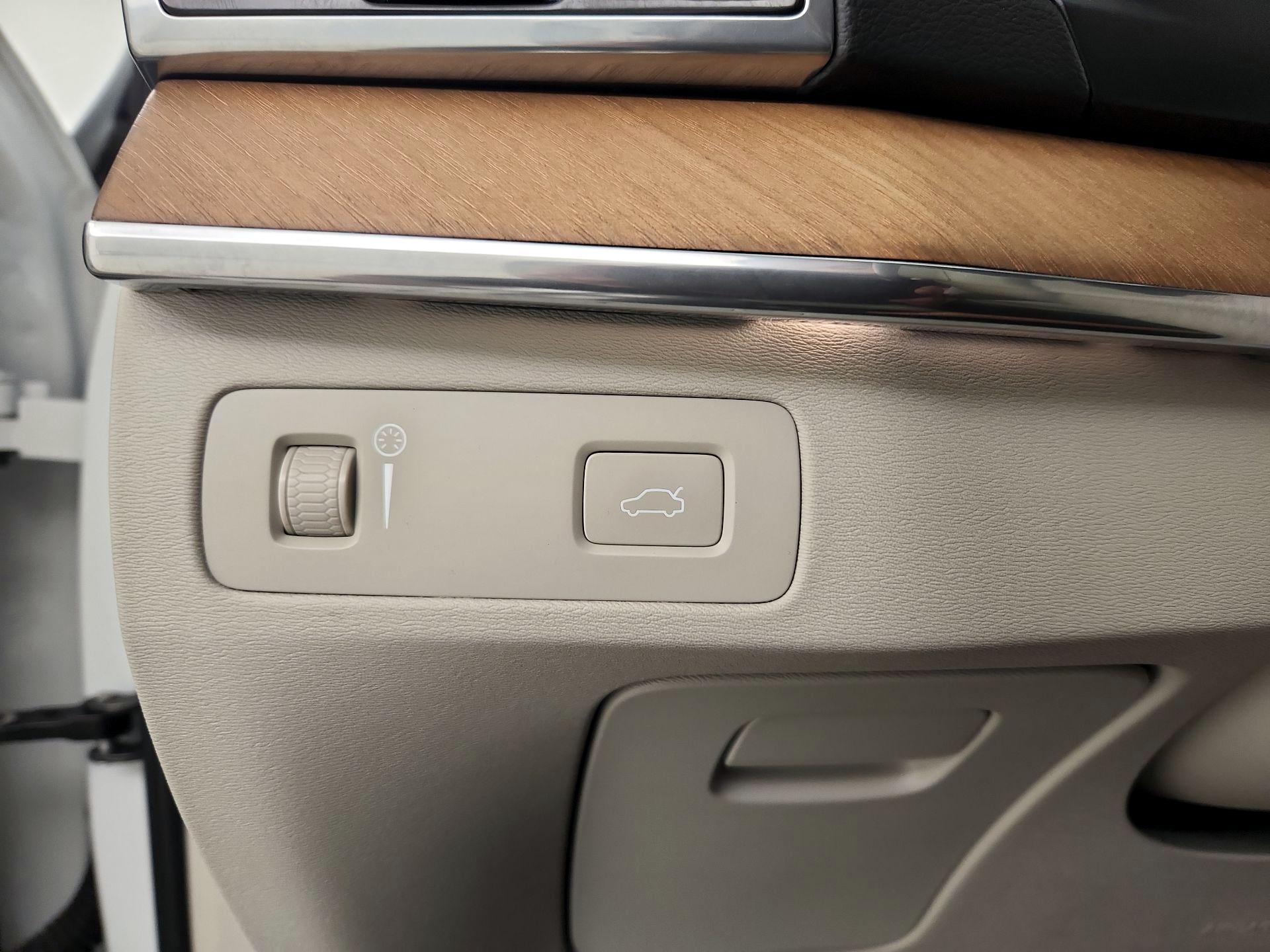 Thumbnail: 2019 Volvo XC90 - 13