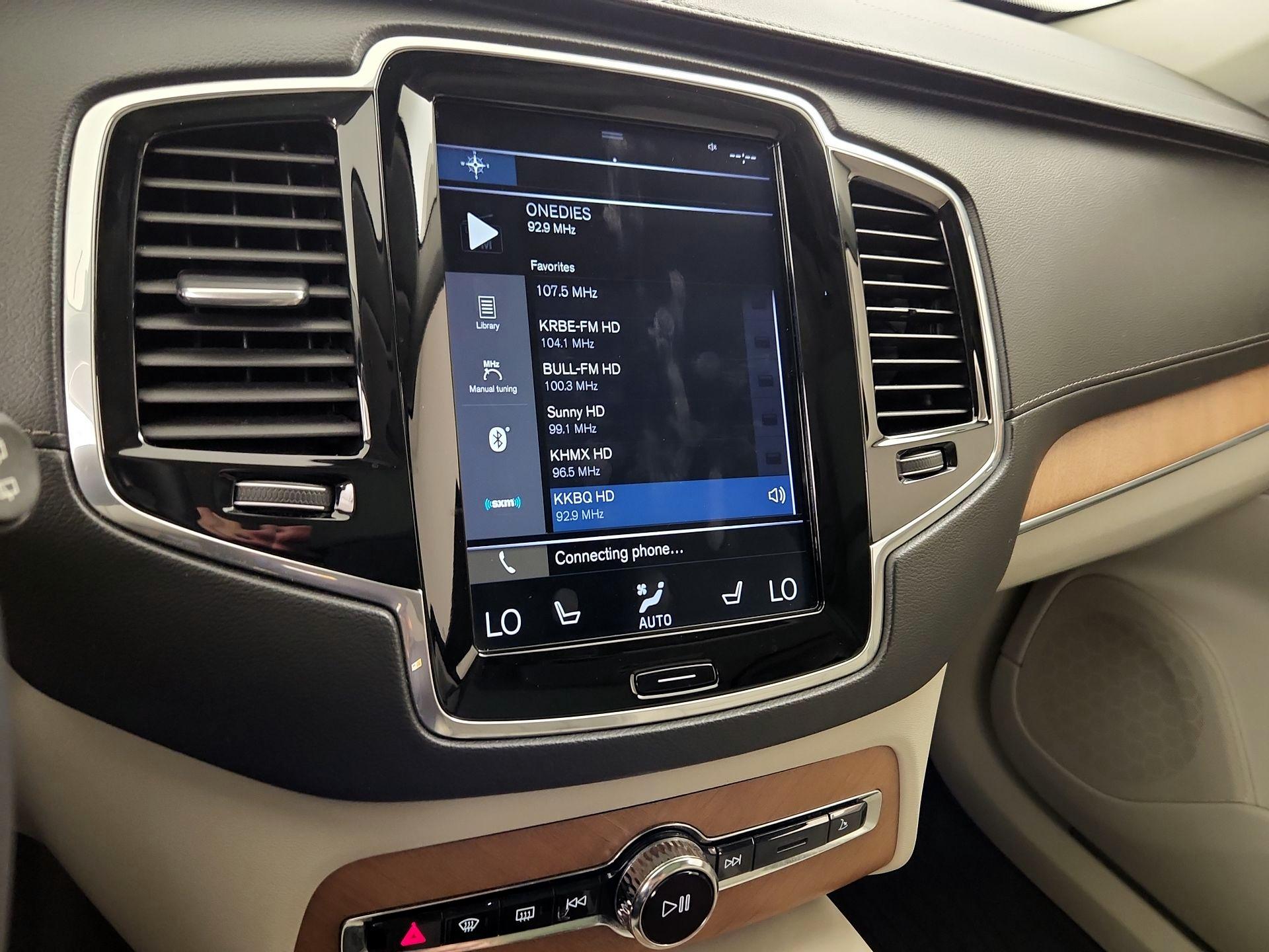 Thumbnail: 2019 Volvo XC90 - 16