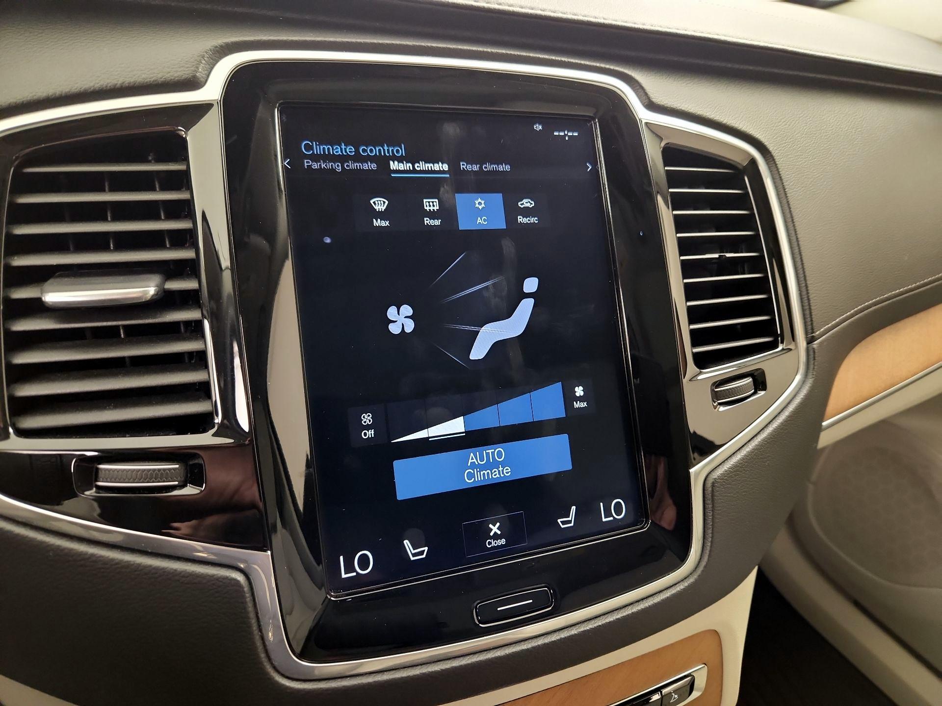 Thumbnail: 2019 Volvo XC90 - 17