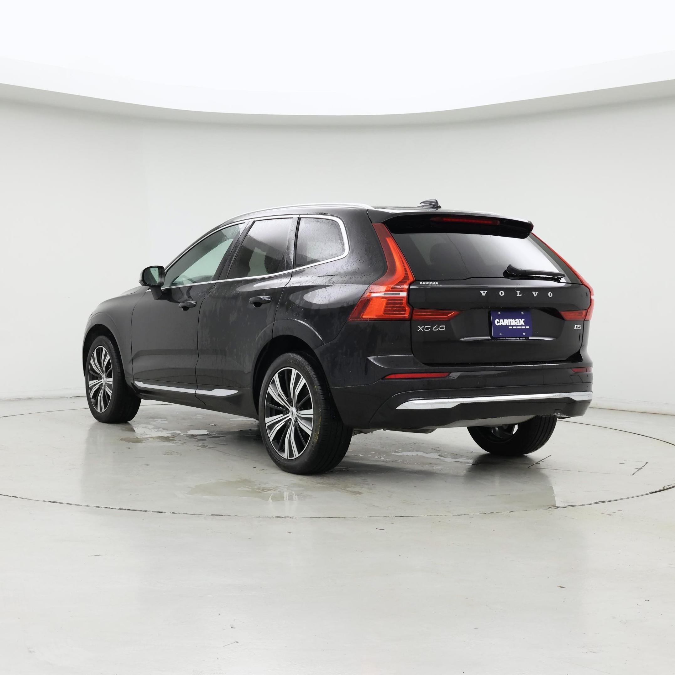 Thumbnail: 2022 Volvo XC60 - 2