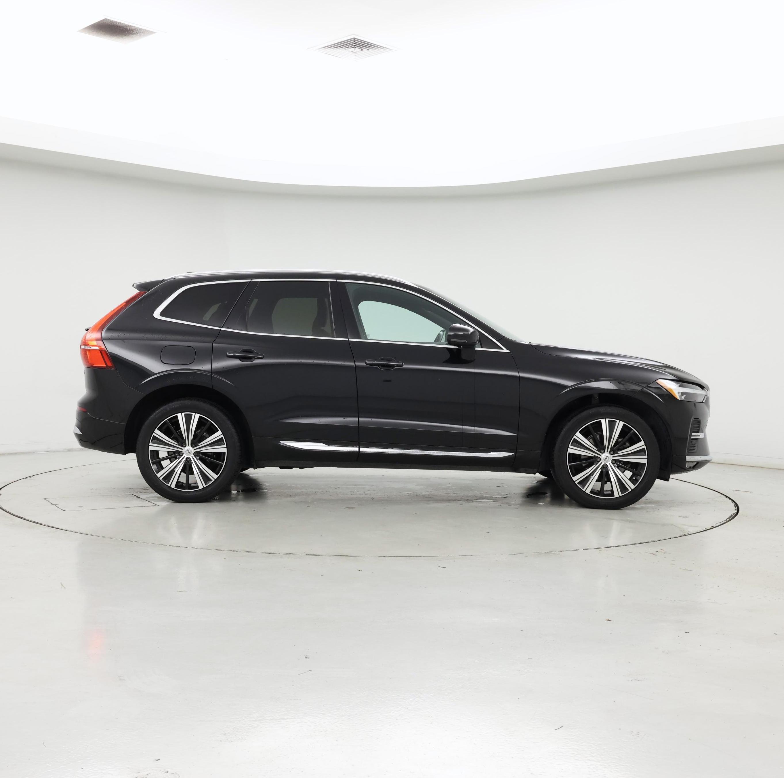 Thumbnail: 2022 Volvo XC60 - 7