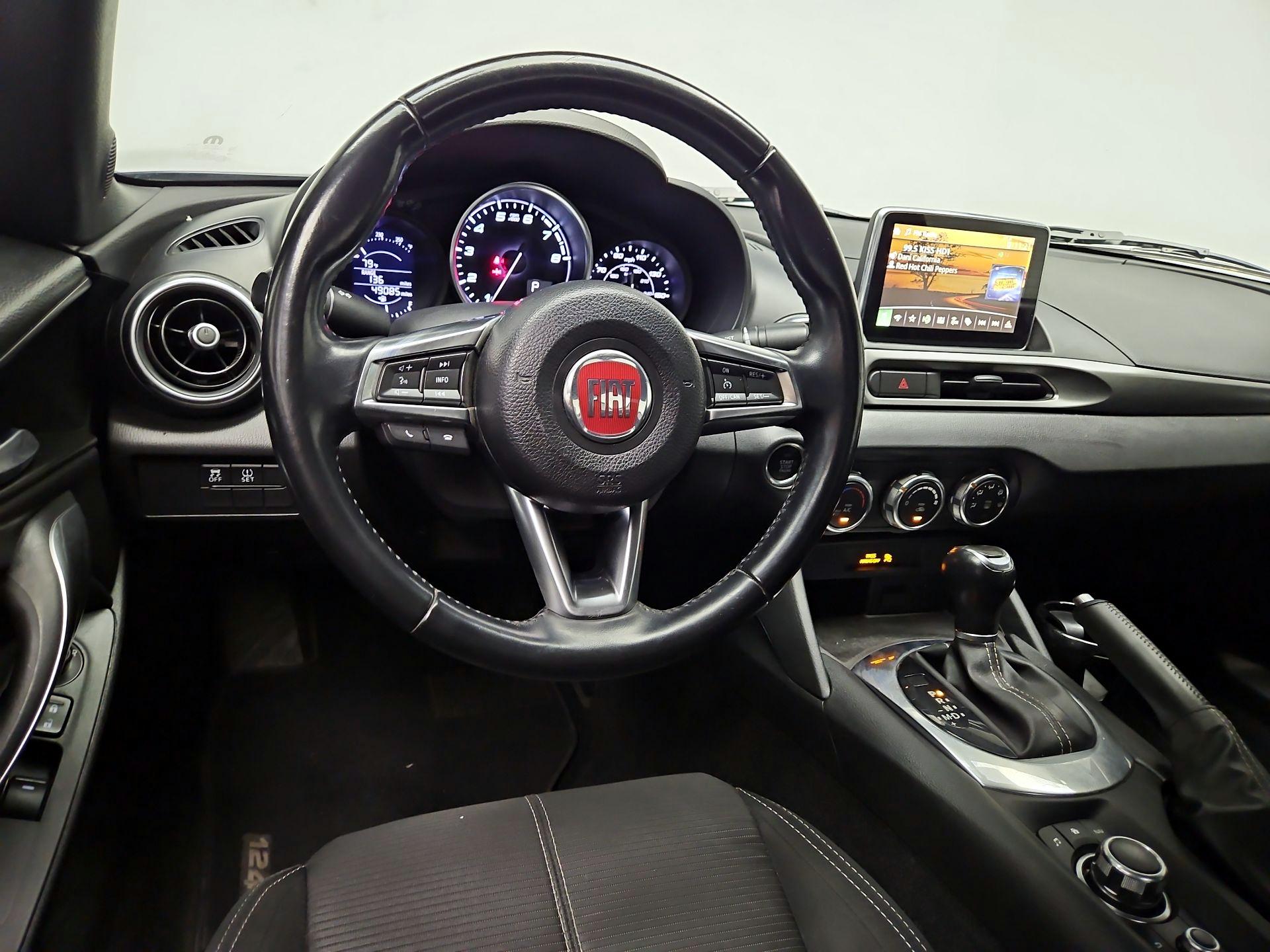 Thumbnail: 2017 Fiat 124 Spider - 10