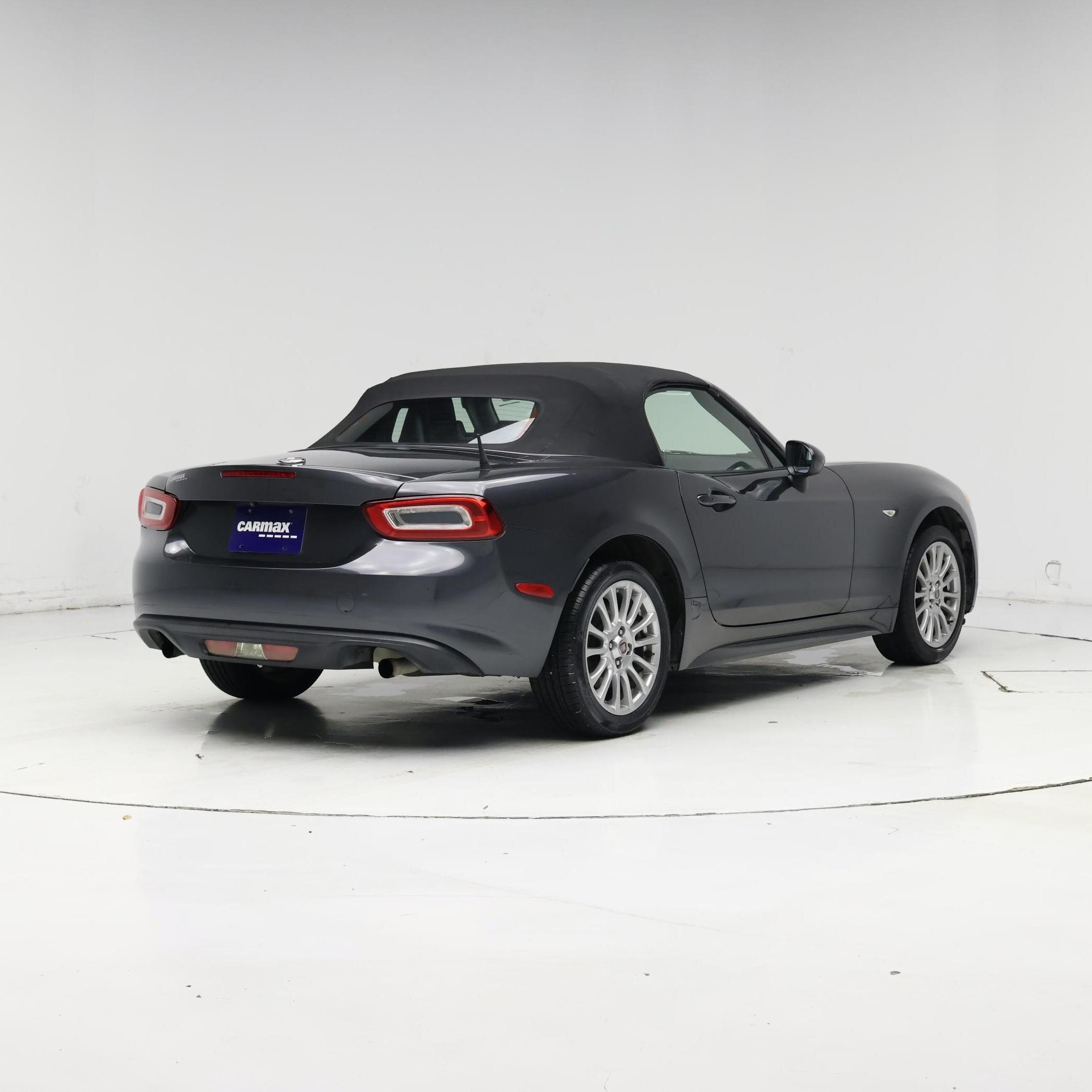 Thumbnail: 2017 Fiat 124 Spider - 8