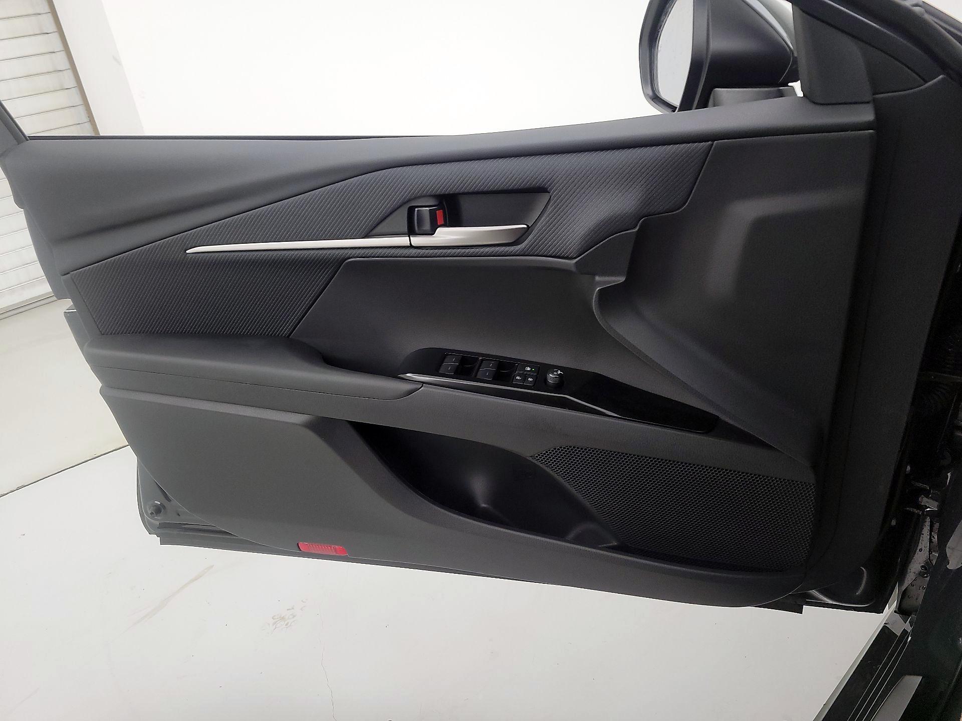 Thumbnail: 2025 Toyota Camry - 12