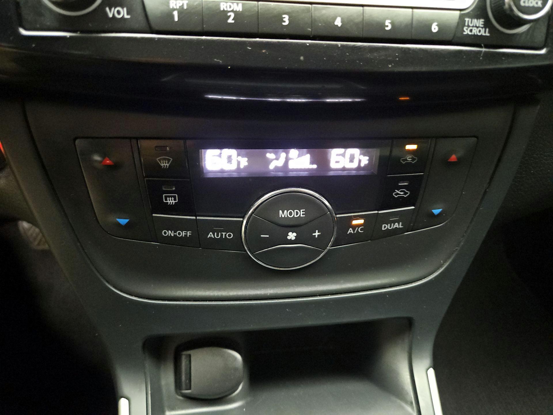 Thumbnail: 2018 Nissan Sentra - 16