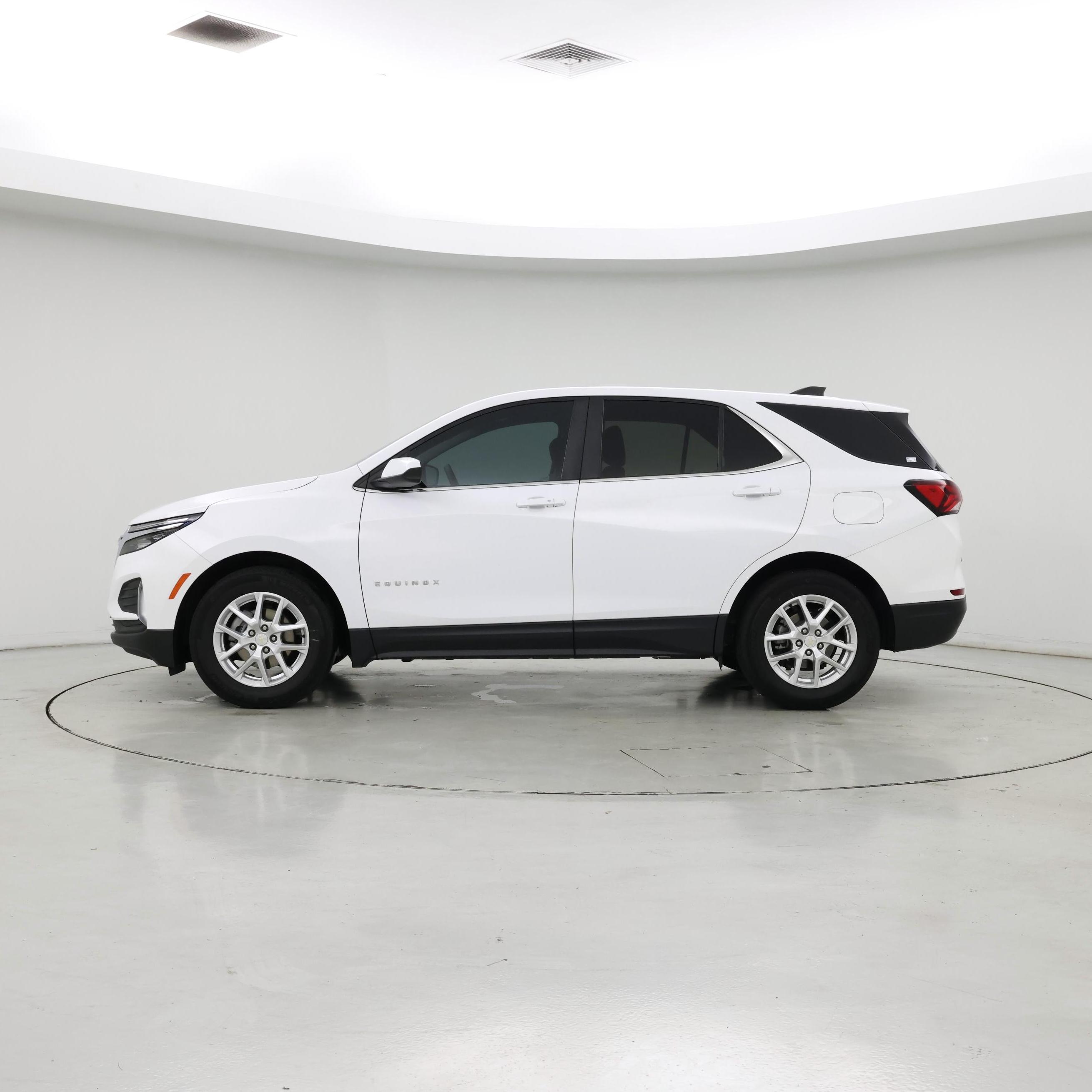 Thumbnail: 2022 Chevrolet Equinox - 3