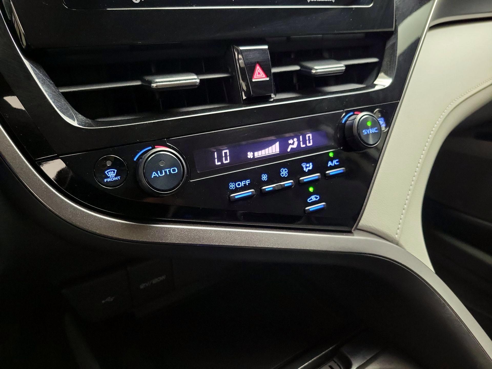 Thumbnail: 2024 Toyota Camry - 16