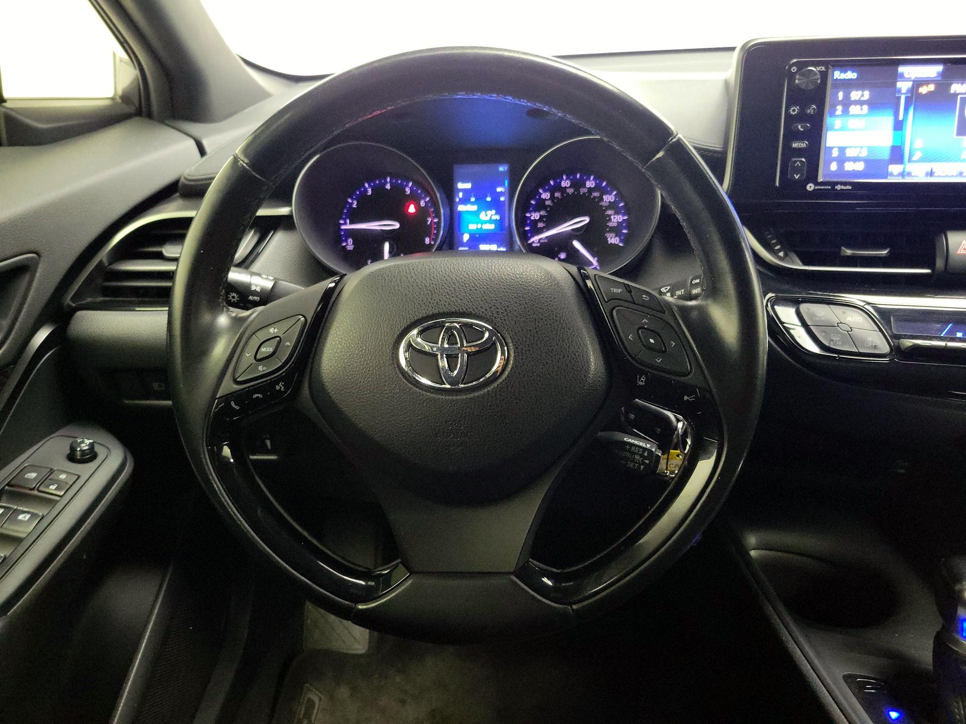Thumbnail: 2018 Toyota C-HR - 10