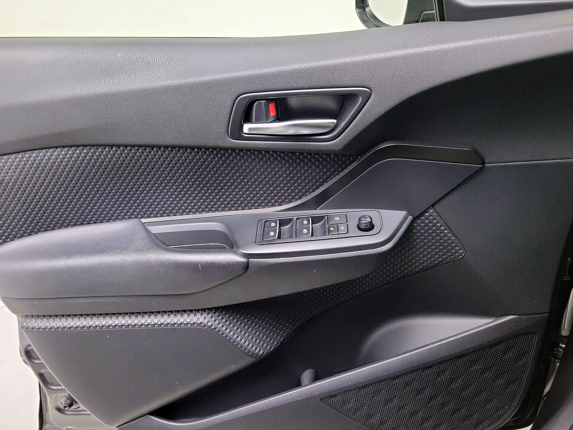 Thumbnail: 2018 Toyota C-HR - 12