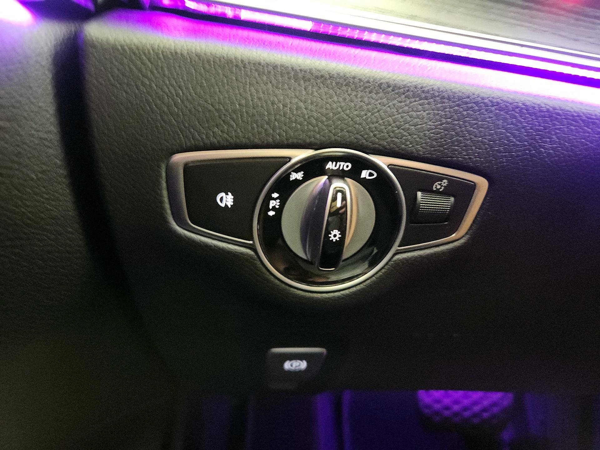 Thumbnail: 2019 Mercedes-Benz E-Class - 14