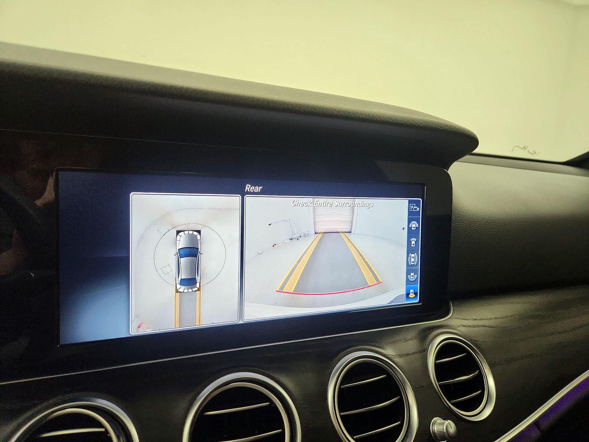 Thumbnail: 2019 Mercedes-Benz E-Class - 16