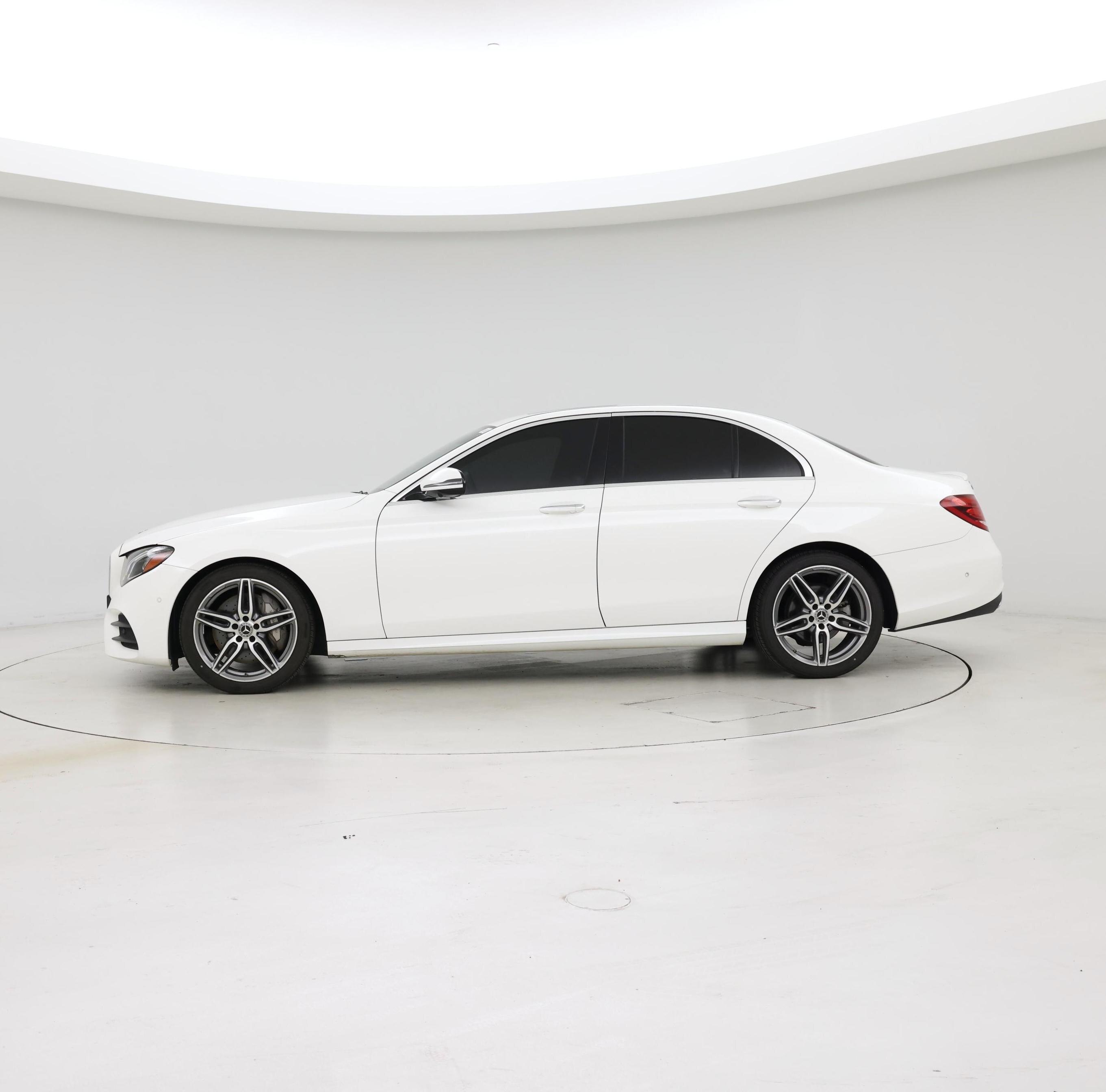 Thumbnail: 2019 Mercedes-Benz E-Class - 3