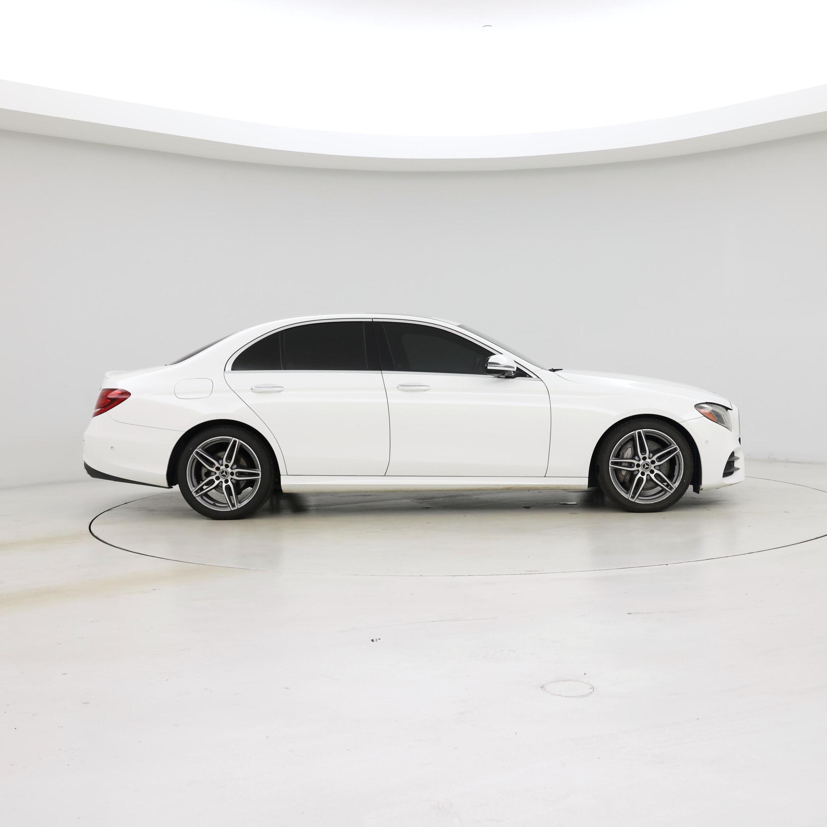 Thumbnail: 2019 Mercedes-Benz E-Class - 7