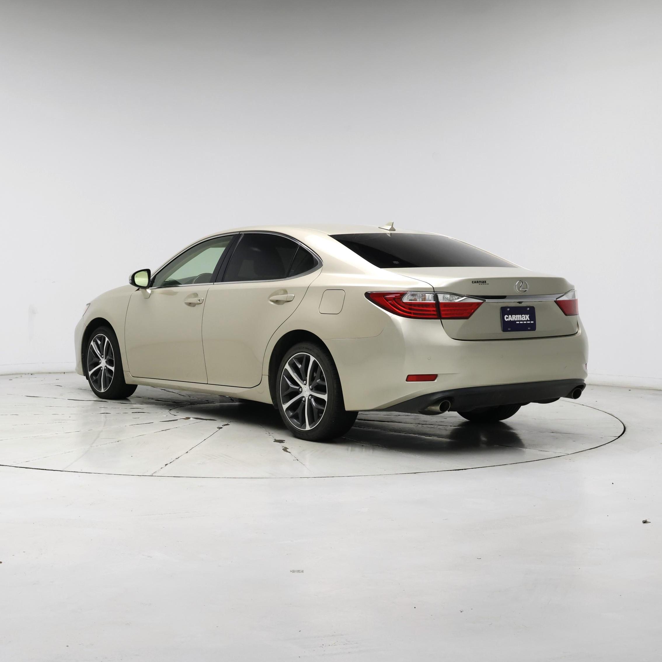 Thumbnail: 2014 Lexus ES - 2