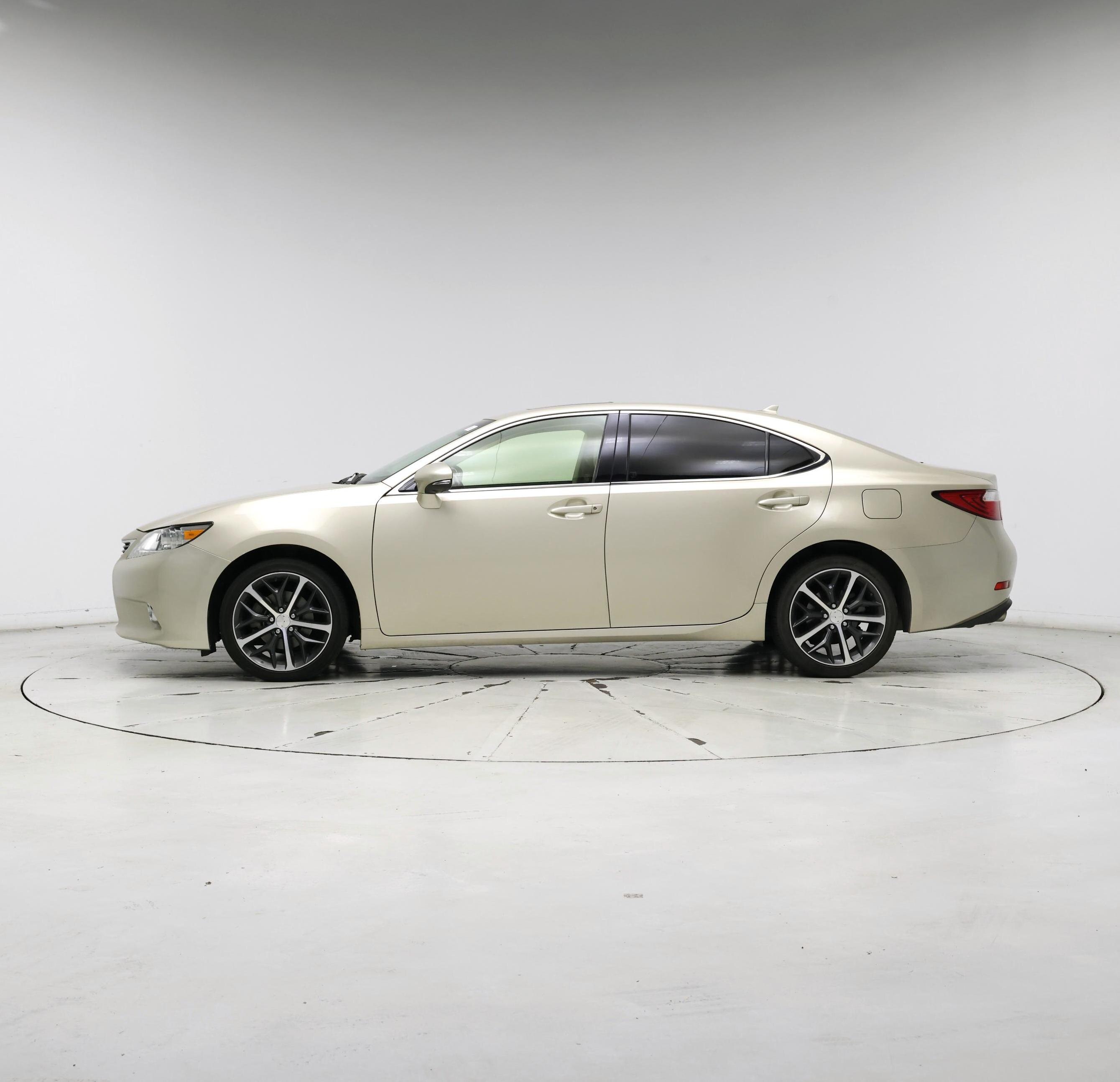 Thumbnail: 2014 Lexus ES - 3