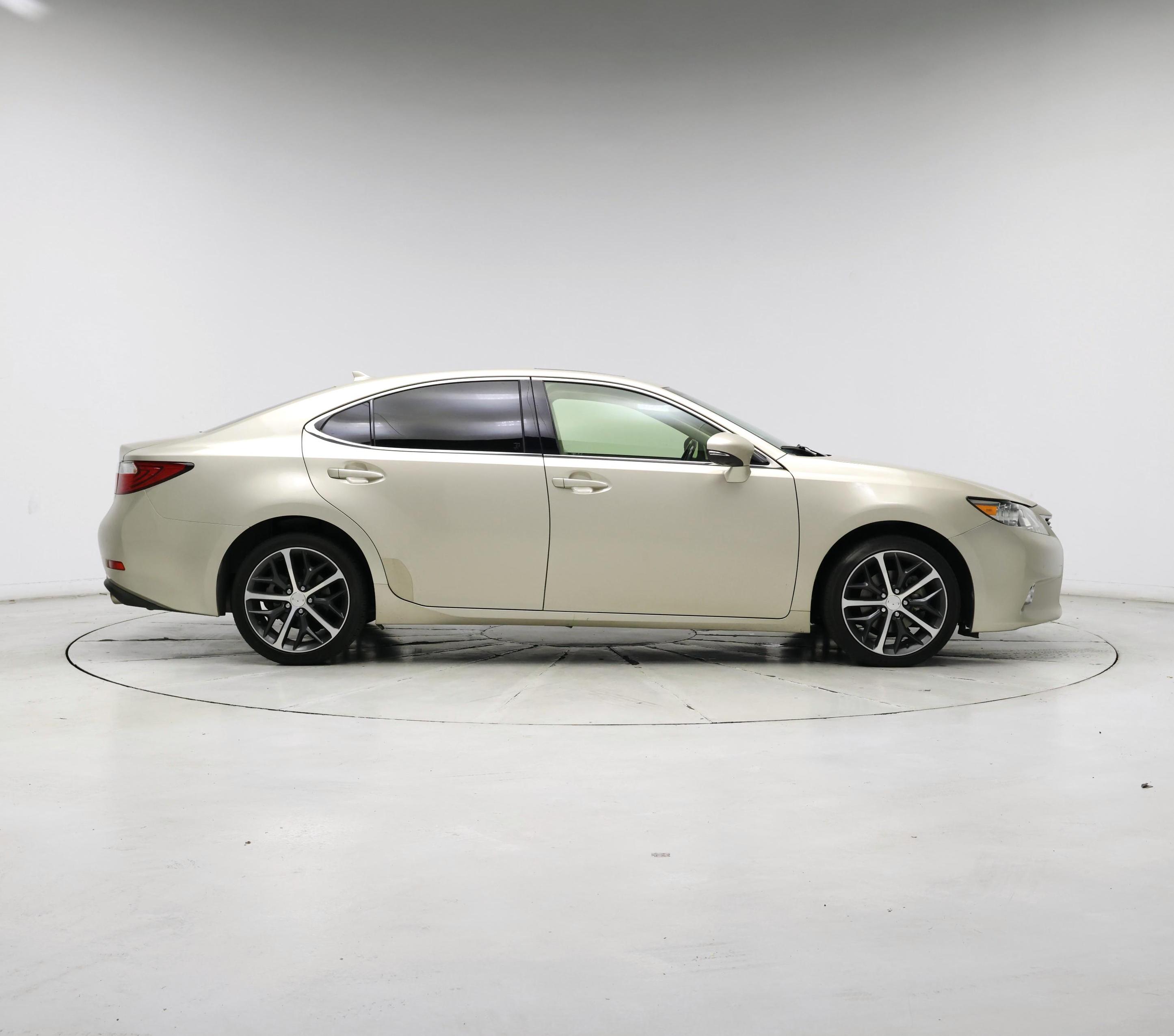 Thumbnail: 2014 Lexus ES - 7