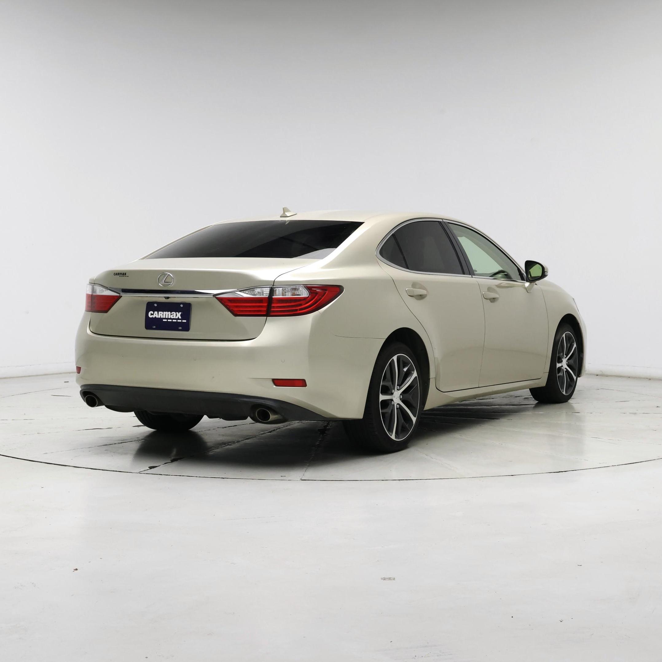 Thumbnail: 2014 Lexus ES - 8