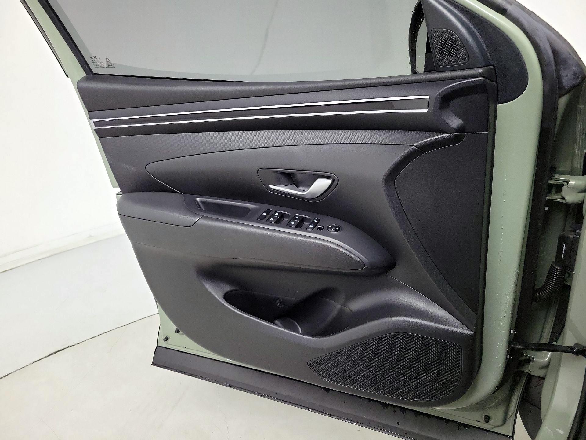 Thumbnail: 2023 Hyundai Santa Cruz - 12