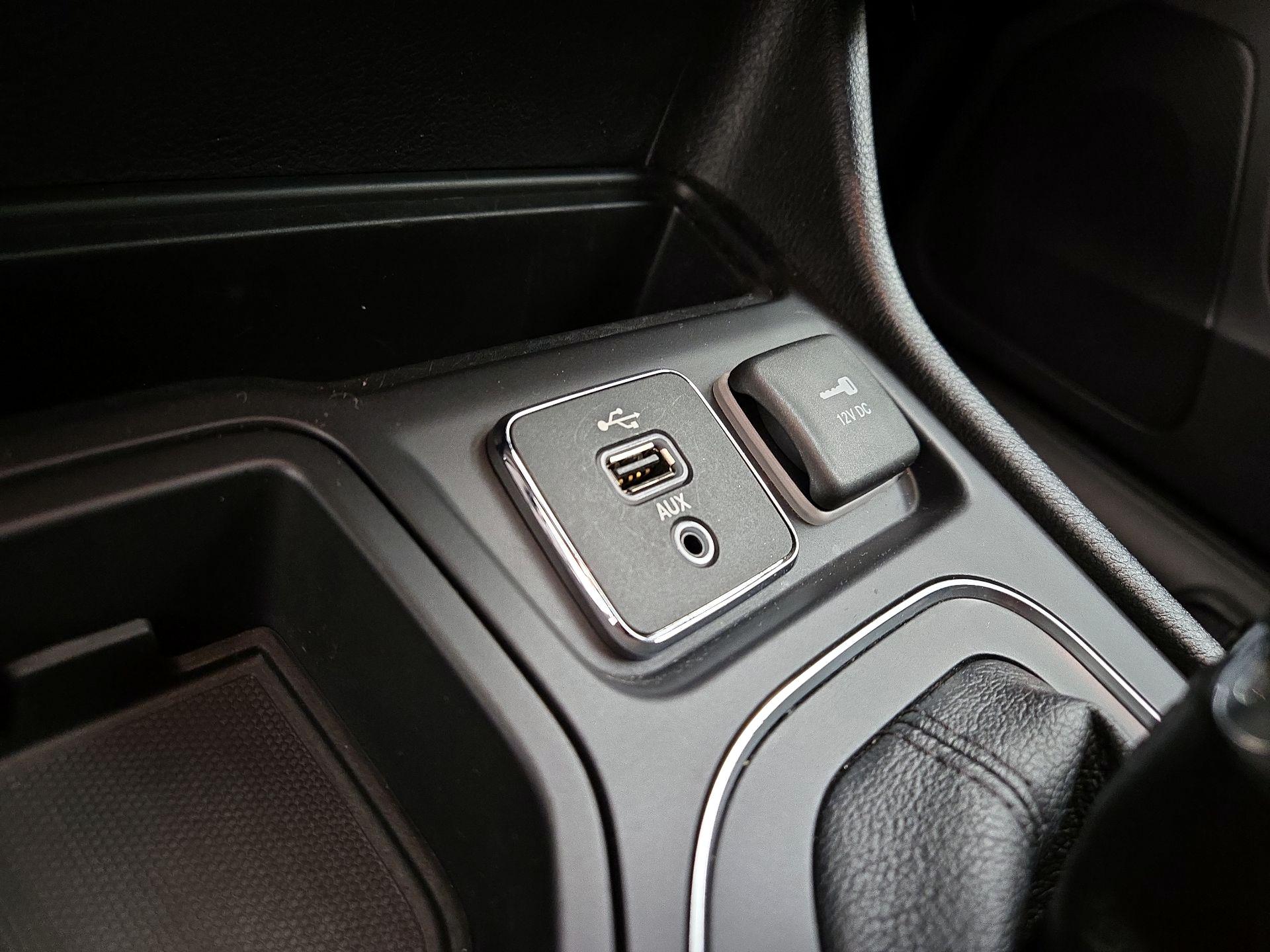 Thumbnail: 2019 Jeep Cherokee - 18