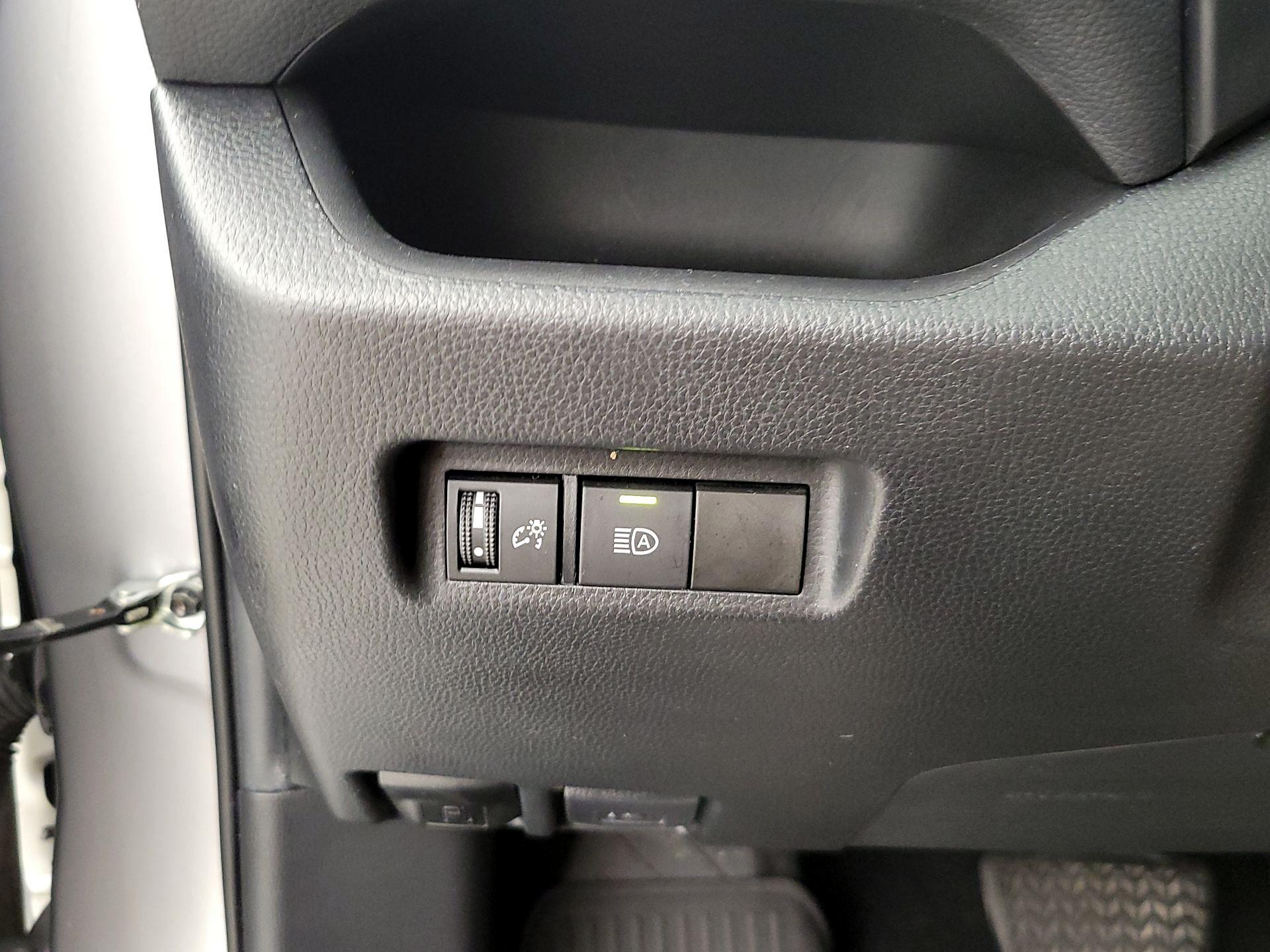 Thumbnail: 2021 Toyota RAV4 - 13