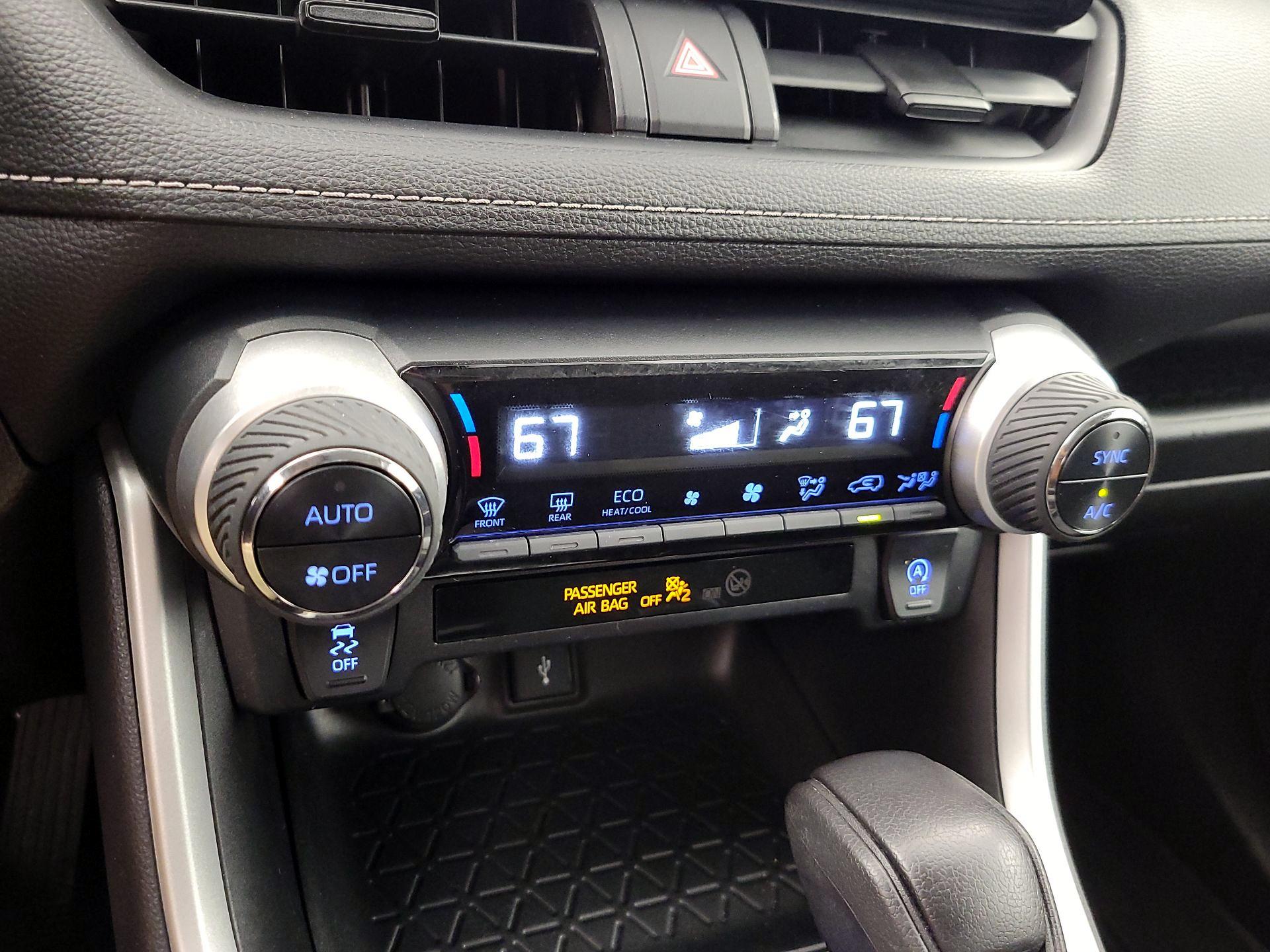 Thumbnail: 2021 Toyota RAV4 - 16