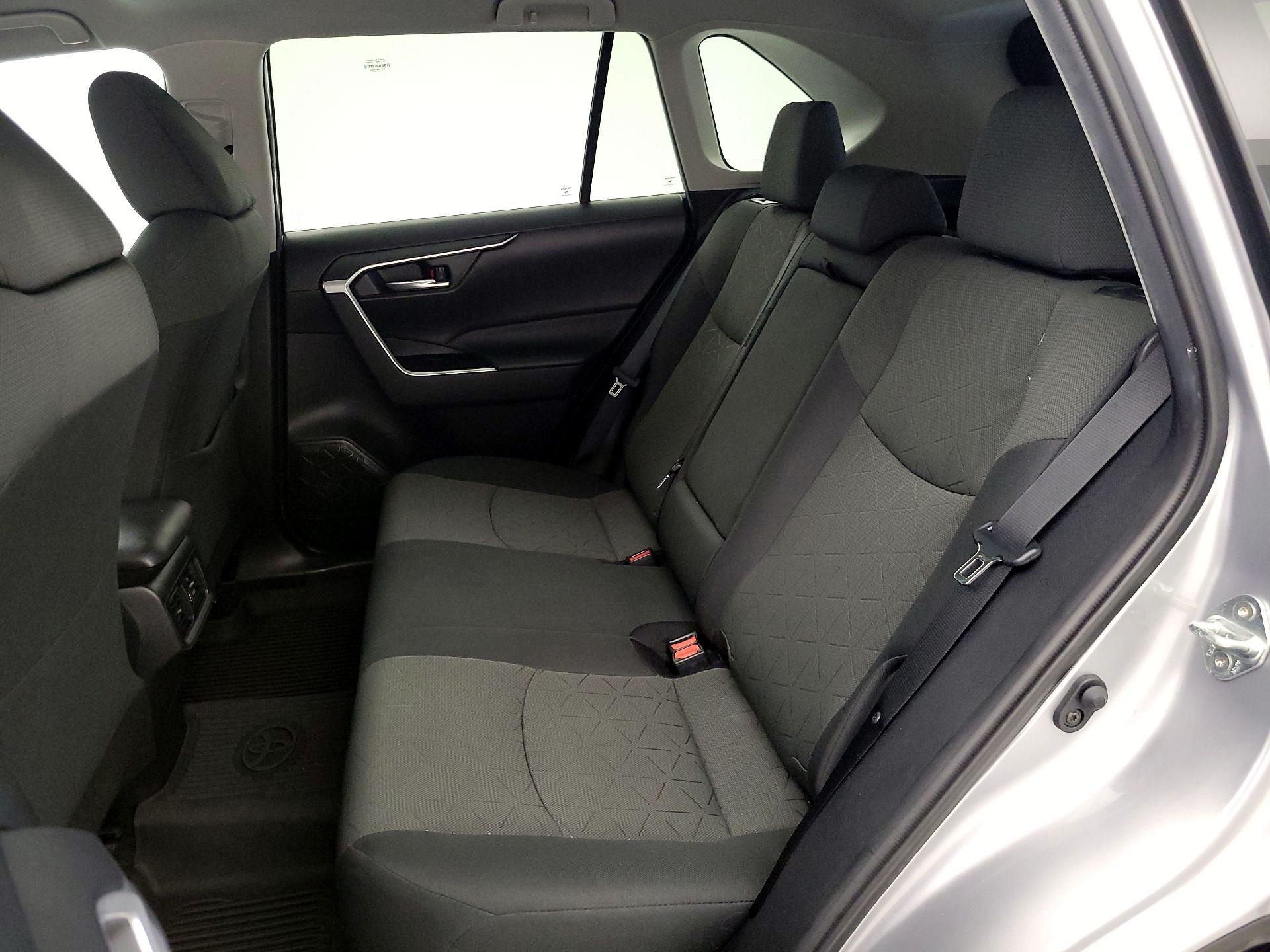Thumbnail: 2021 Toyota RAV4 - 19