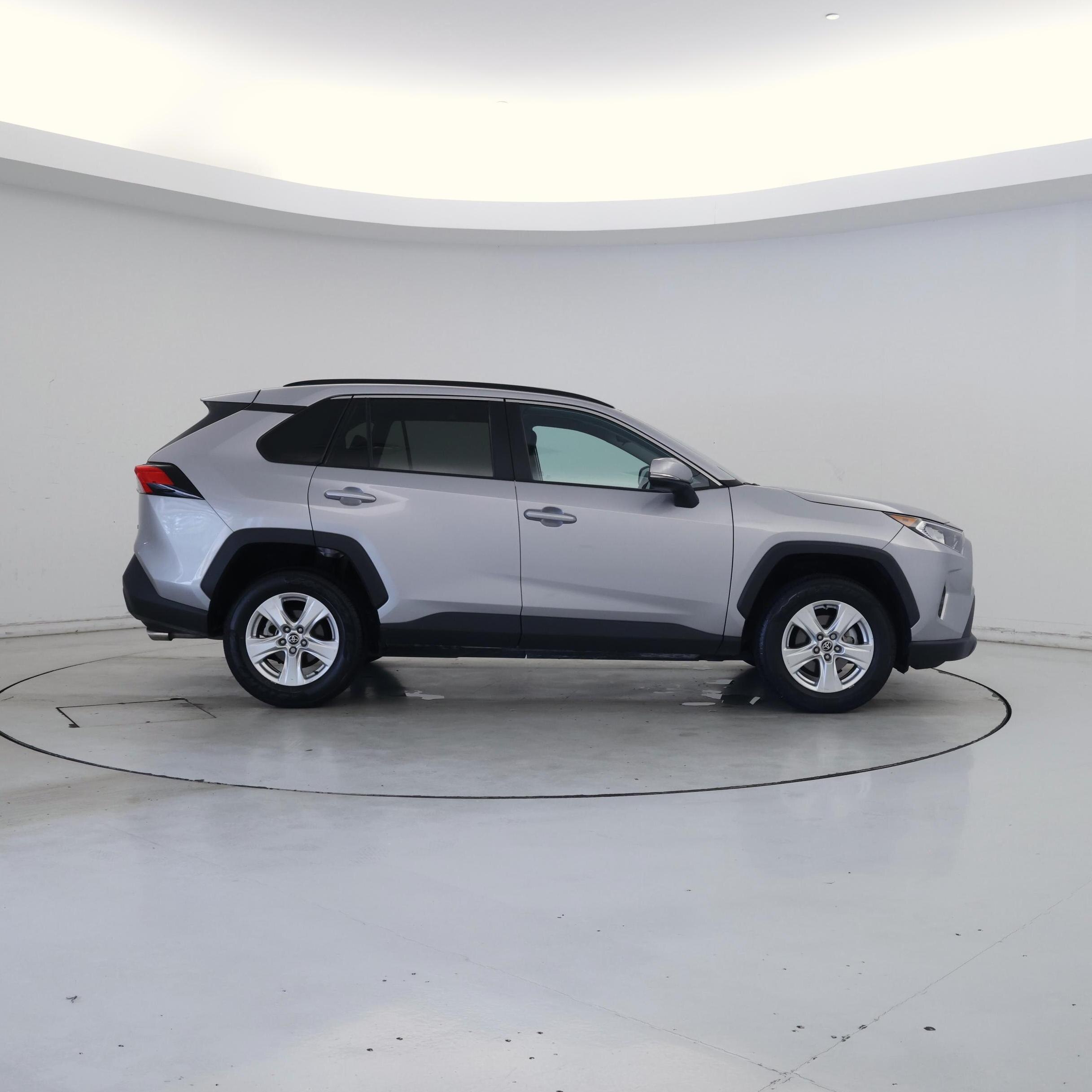 Thumbnail: 2021 Toyota RAV4 - 7