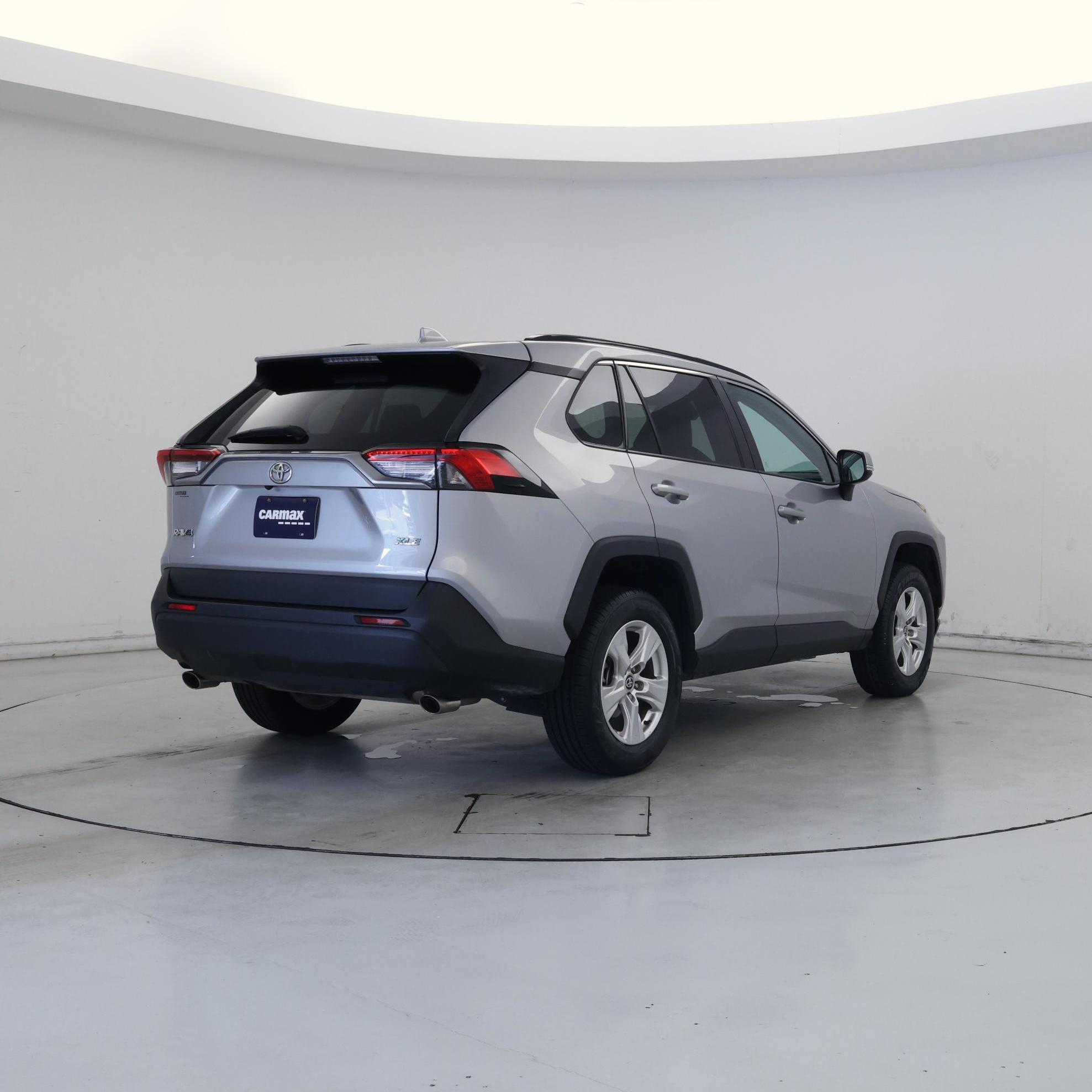 Thumbnail: 2021 Toyota RAV4 - 8