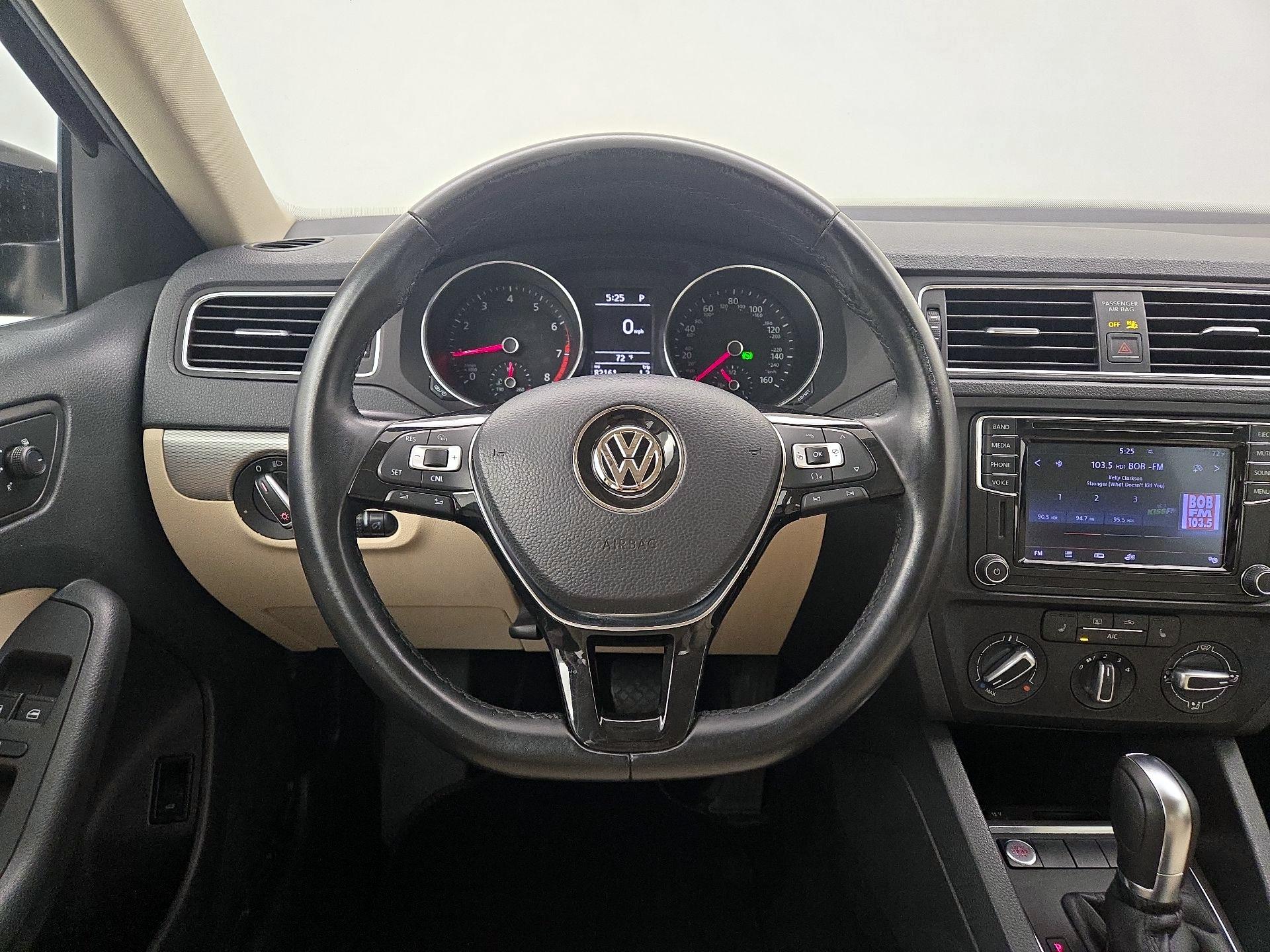 Thumbnail: 2017 Volkswagen Jetta - 10