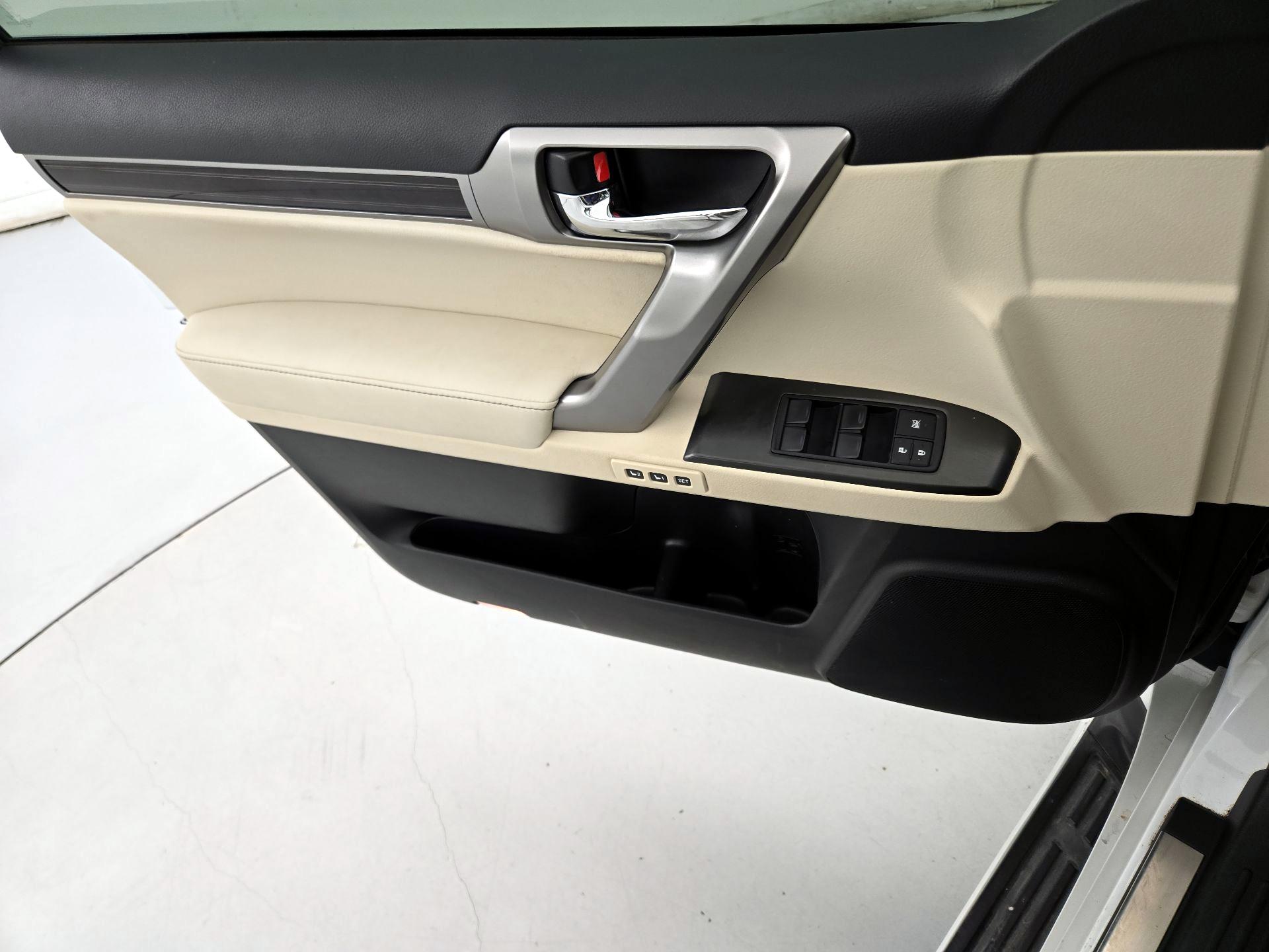 Thumbnail: 2023 Lexus GX - 12