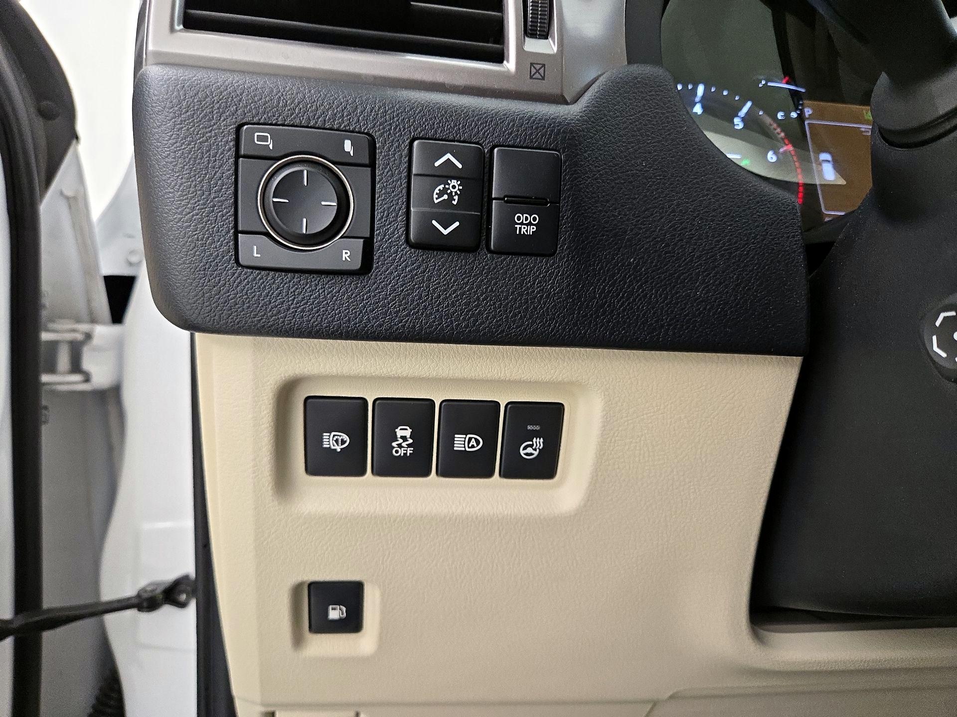 Thumbnail: 2023 Lexus GX - 13