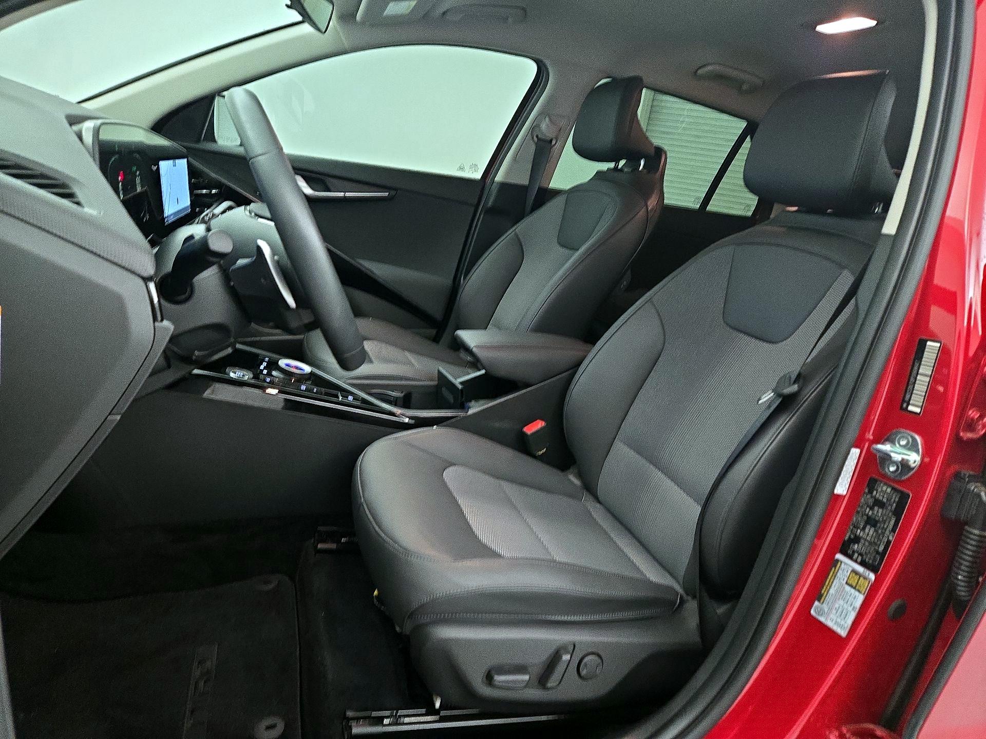 Thumbnail: 2023 Kia Niro - 11