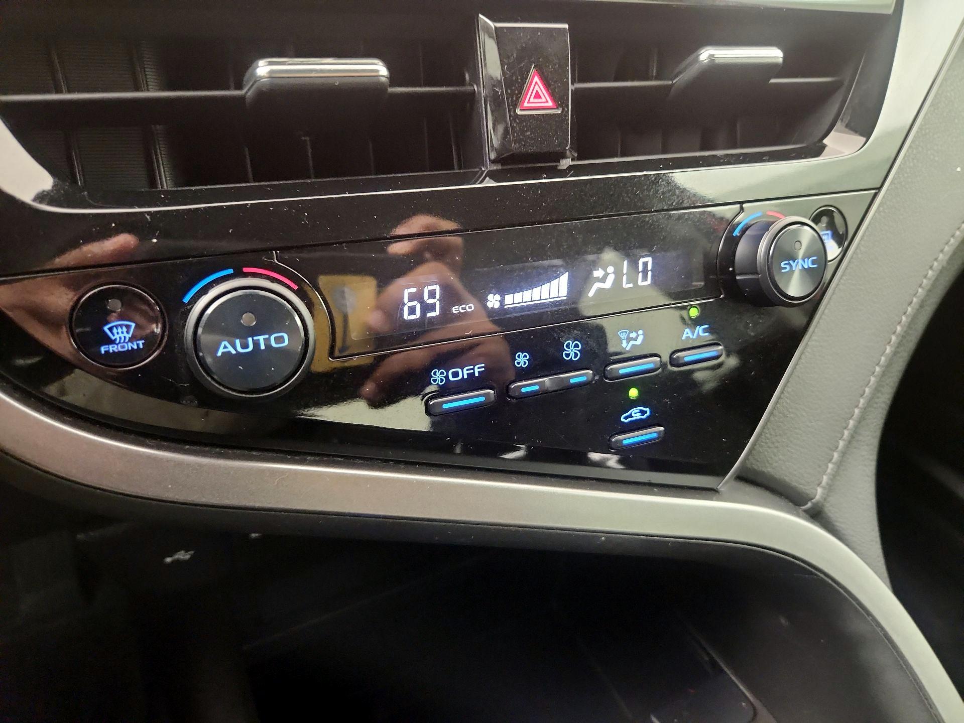 Thumbnail: 2023 Toyota Camry - 14