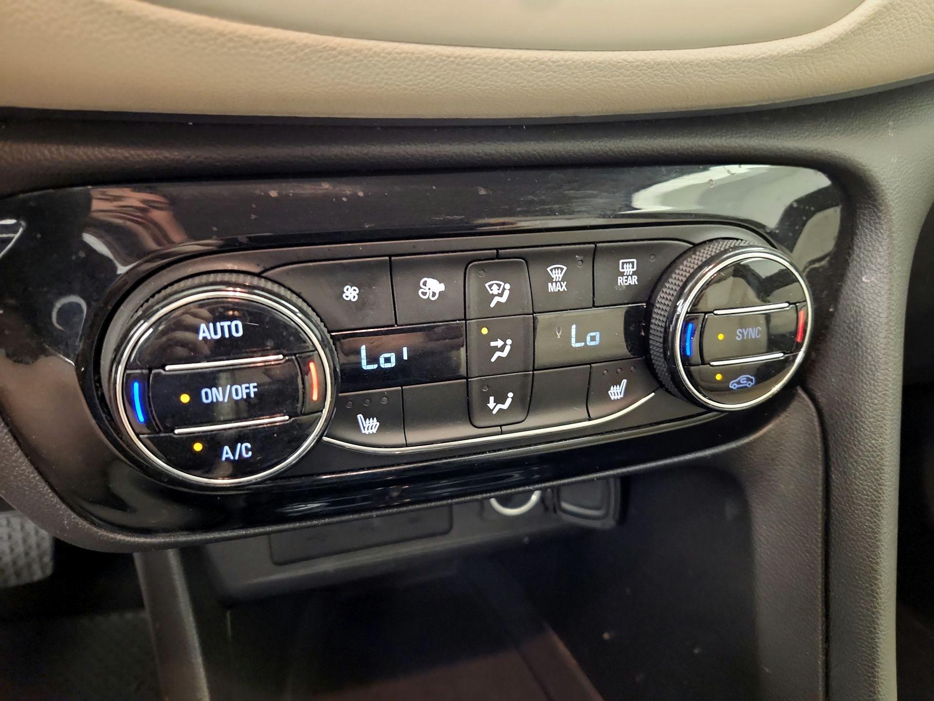 Thumbnail: 2020 Buick Encore GX - 16
