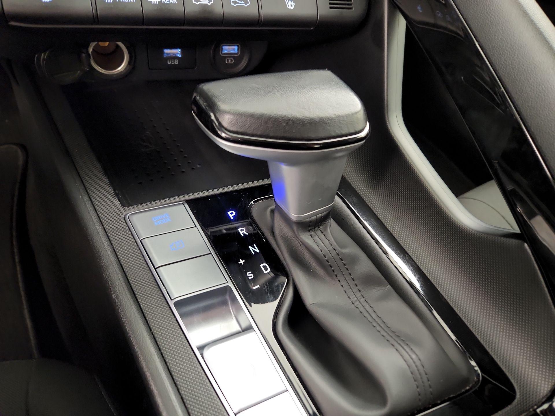 Thumbnail: 2023 Hyundai Elantra - 18