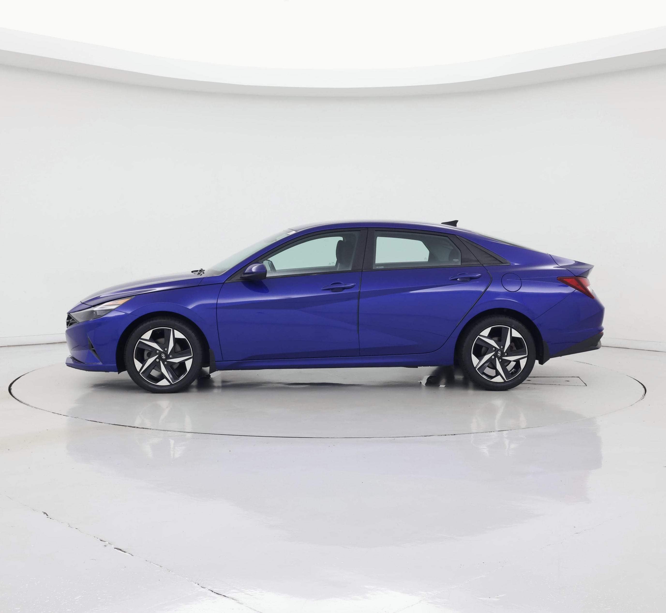 Thumbnail: 2023 Hyundai Elantra - 3