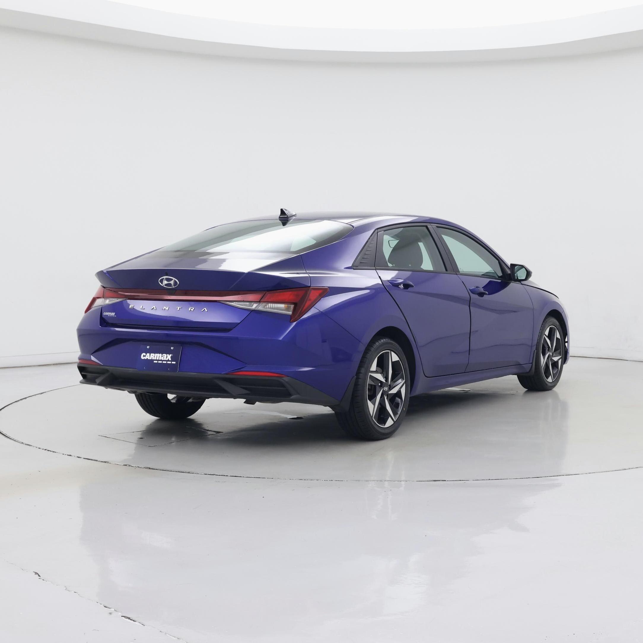 Thumbnail: 2023 Hyundai Elantra - 8