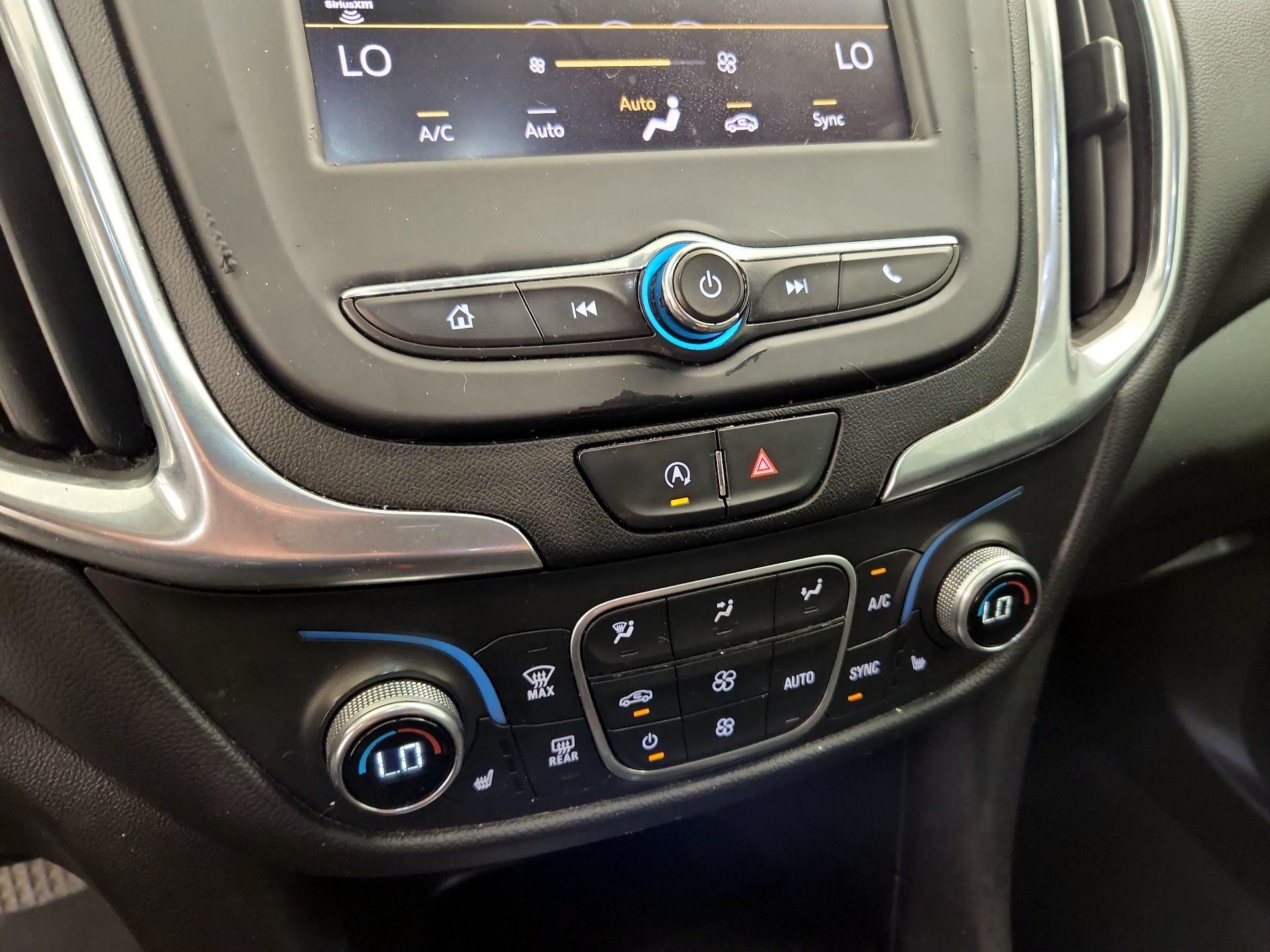 Thumbnail: 2022 Chevrolet Equinox - 16
