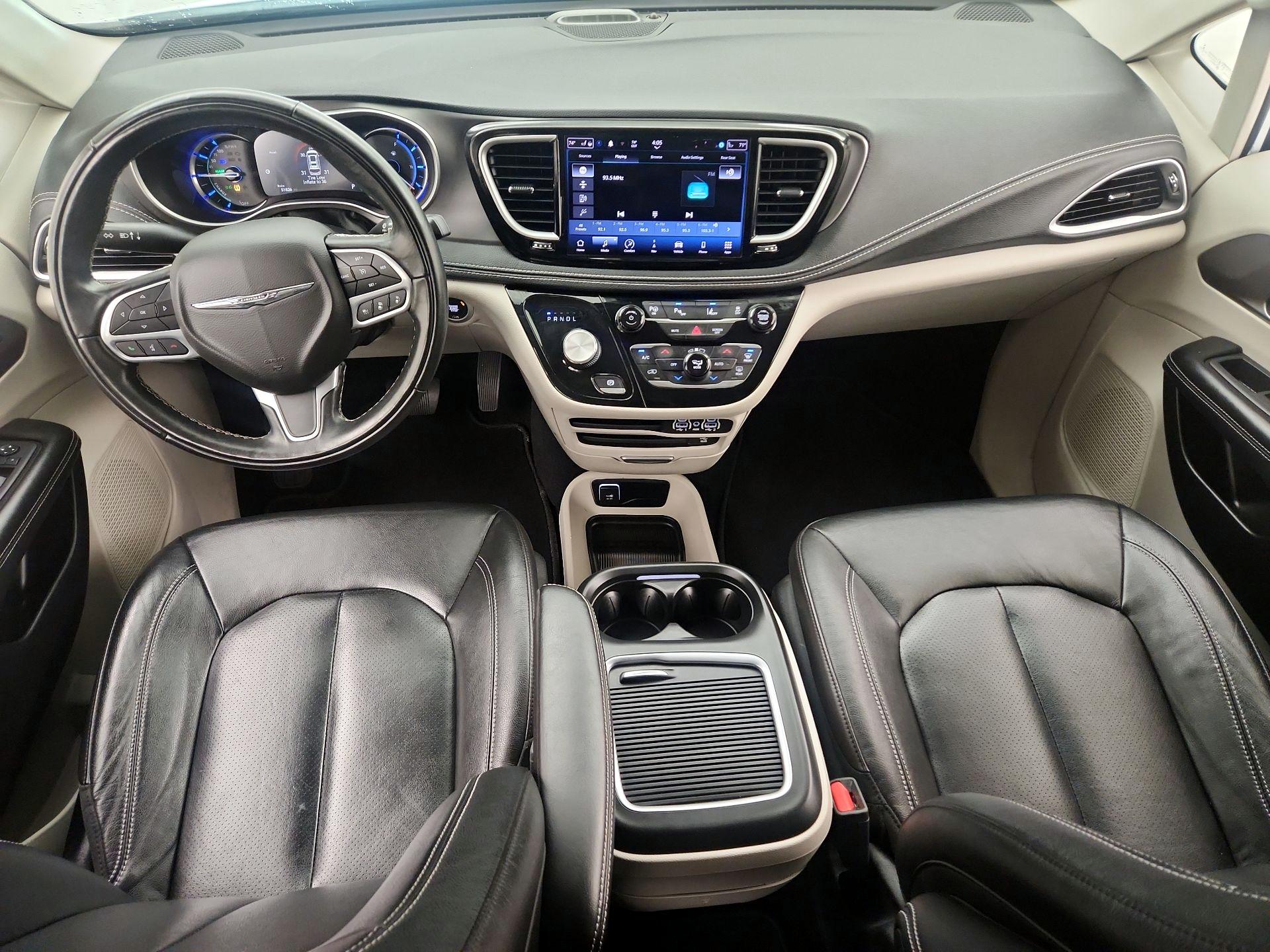 Thumbnail: 2022 Chrysler Pacifica - 9