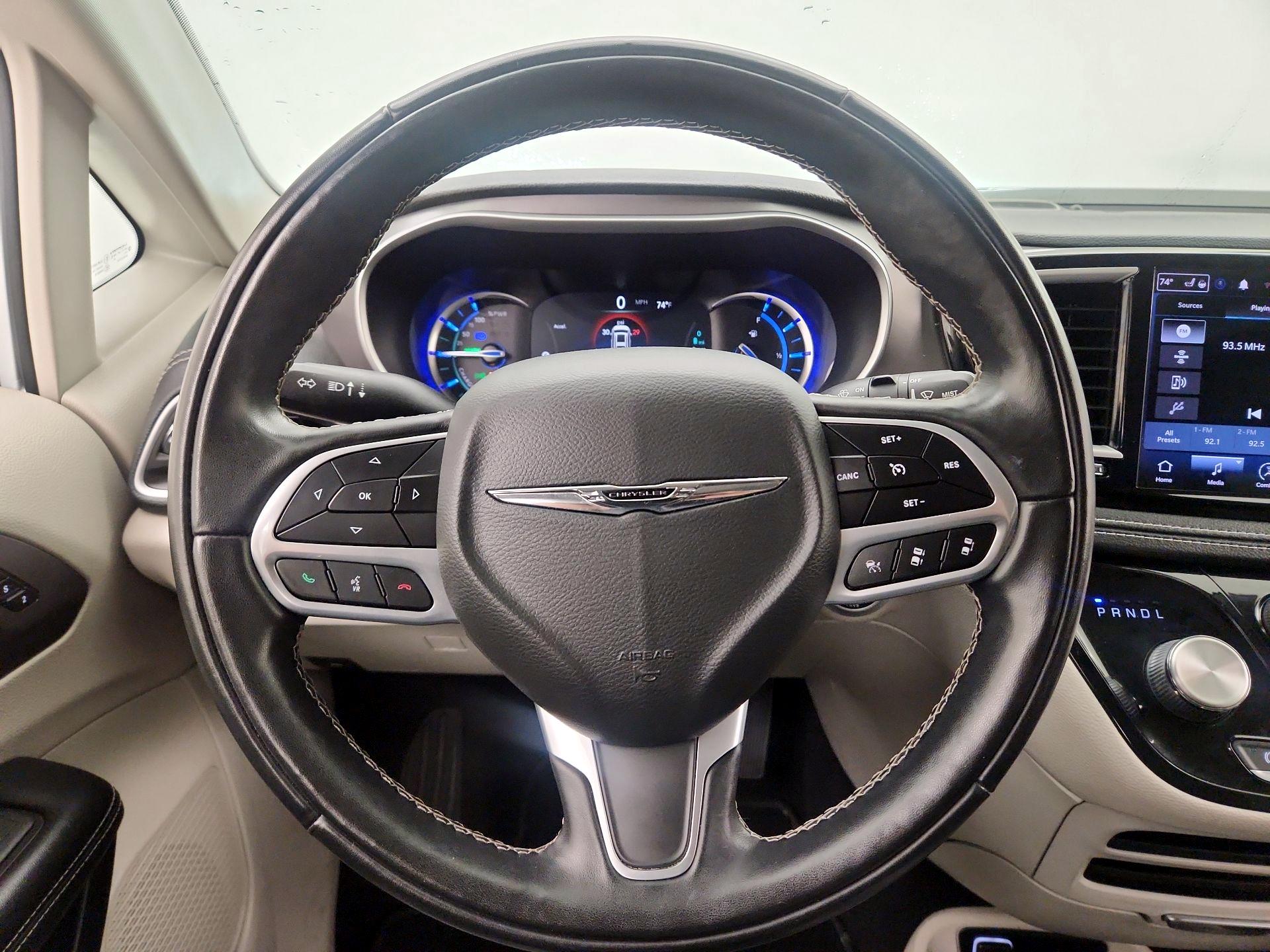 Thumbnail: 2022 Chrysler Pacifica - 10
