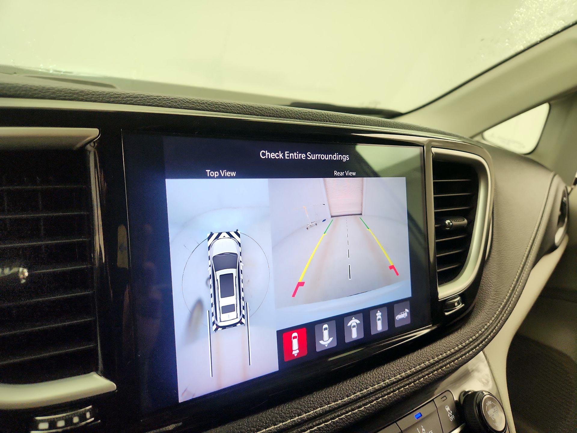 Thumbnail: 2022 Chrysler Pacifica - 14