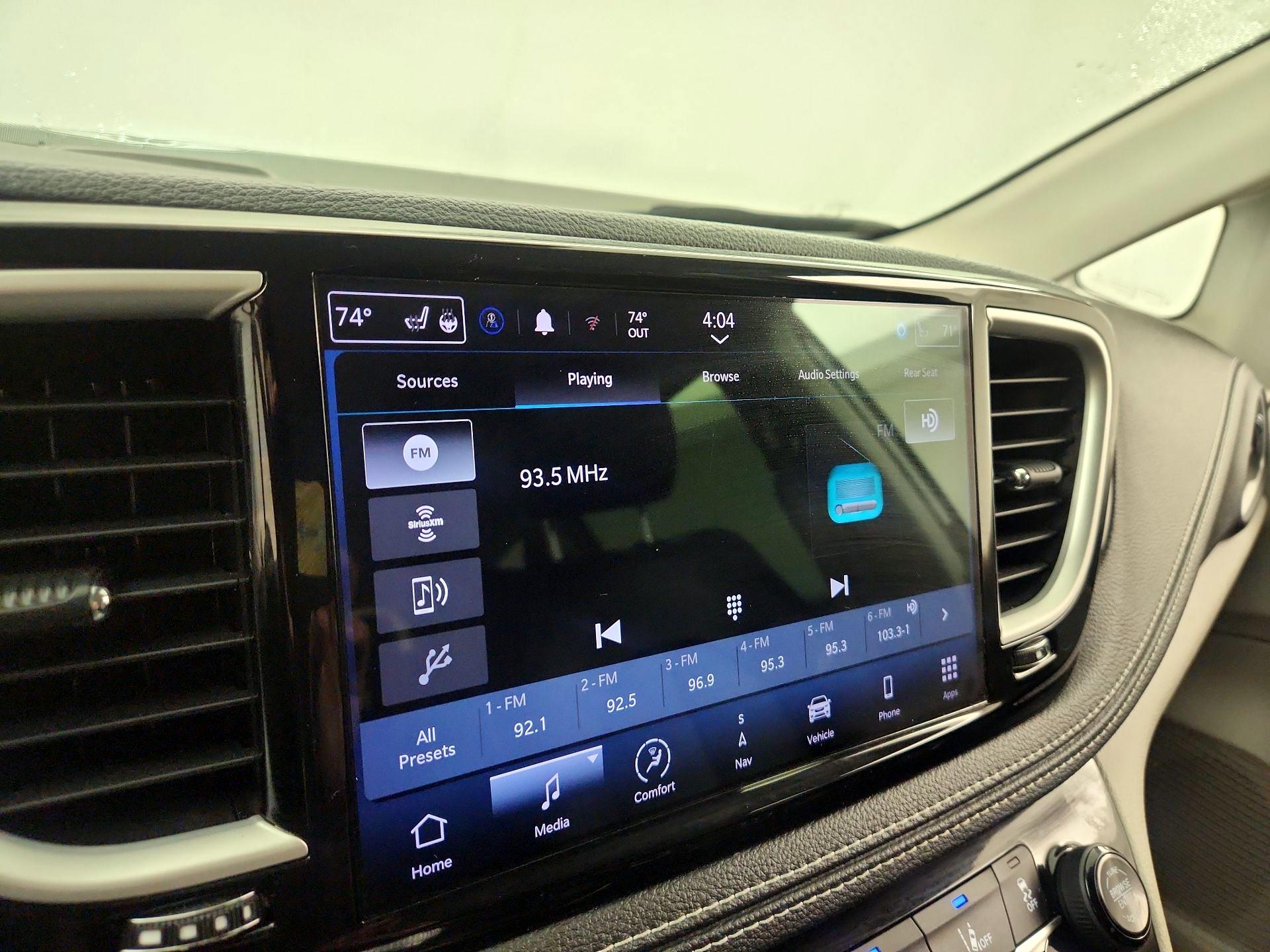 Thumbnail: 2022 Chrysler Pacifica - 15