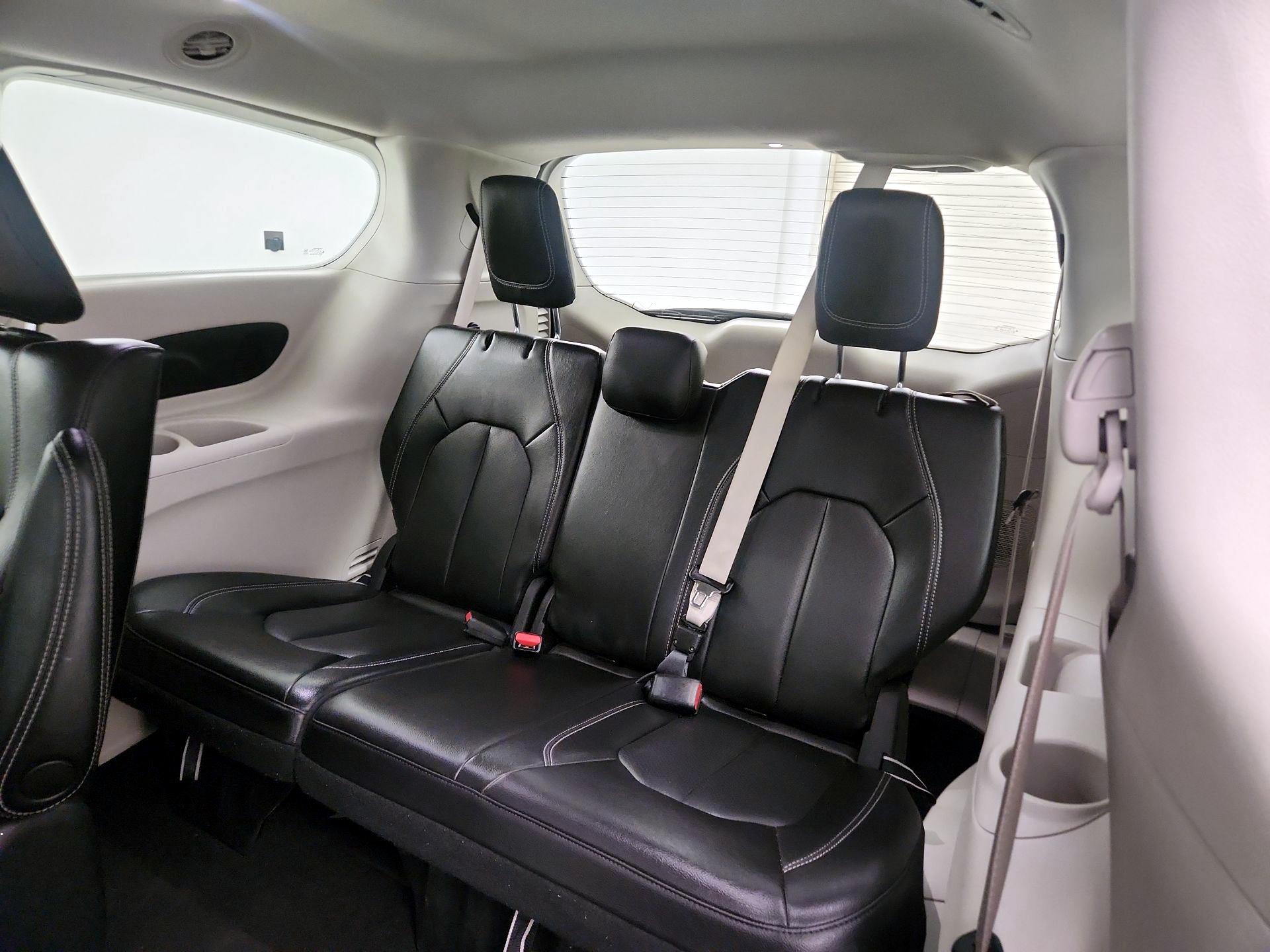 Thumbnail: 2022 Chrysler Pacifica - 19
