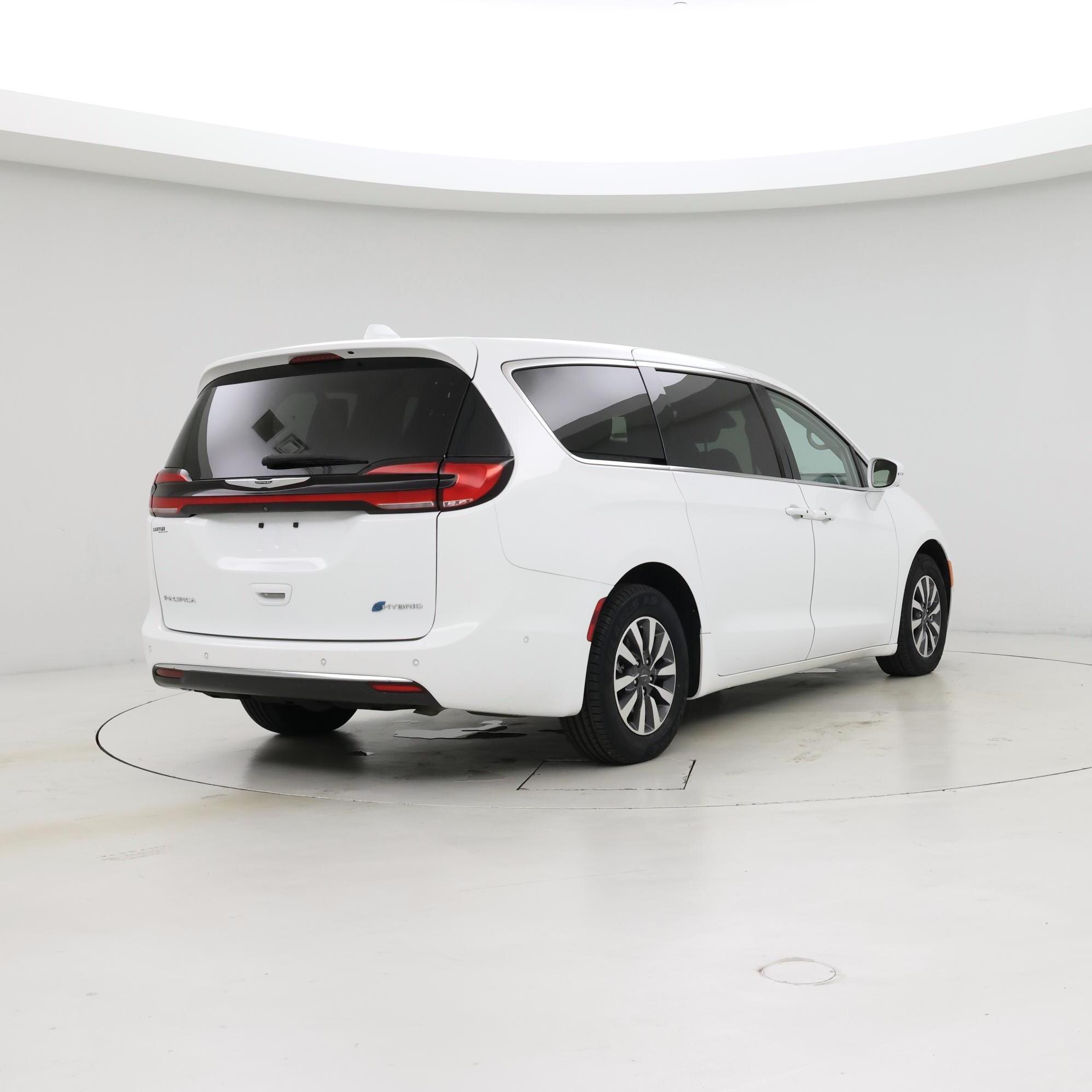 Thumbnail: 2022 Chrysler Pacifica - 8