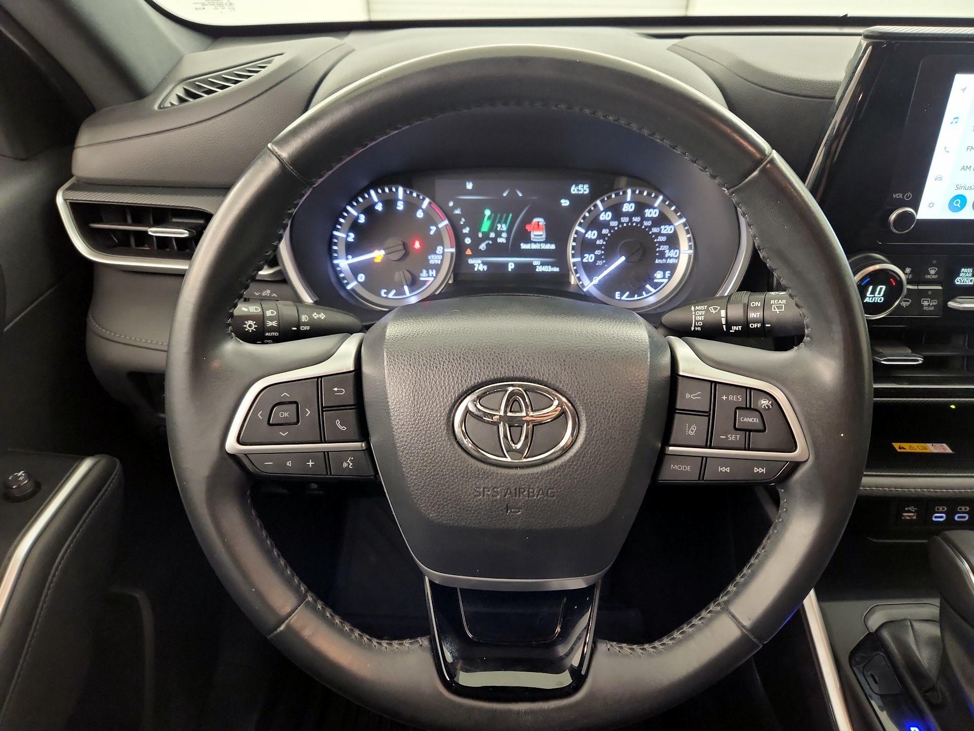 Thumbnail: 2023 Toyota Highlander - 10